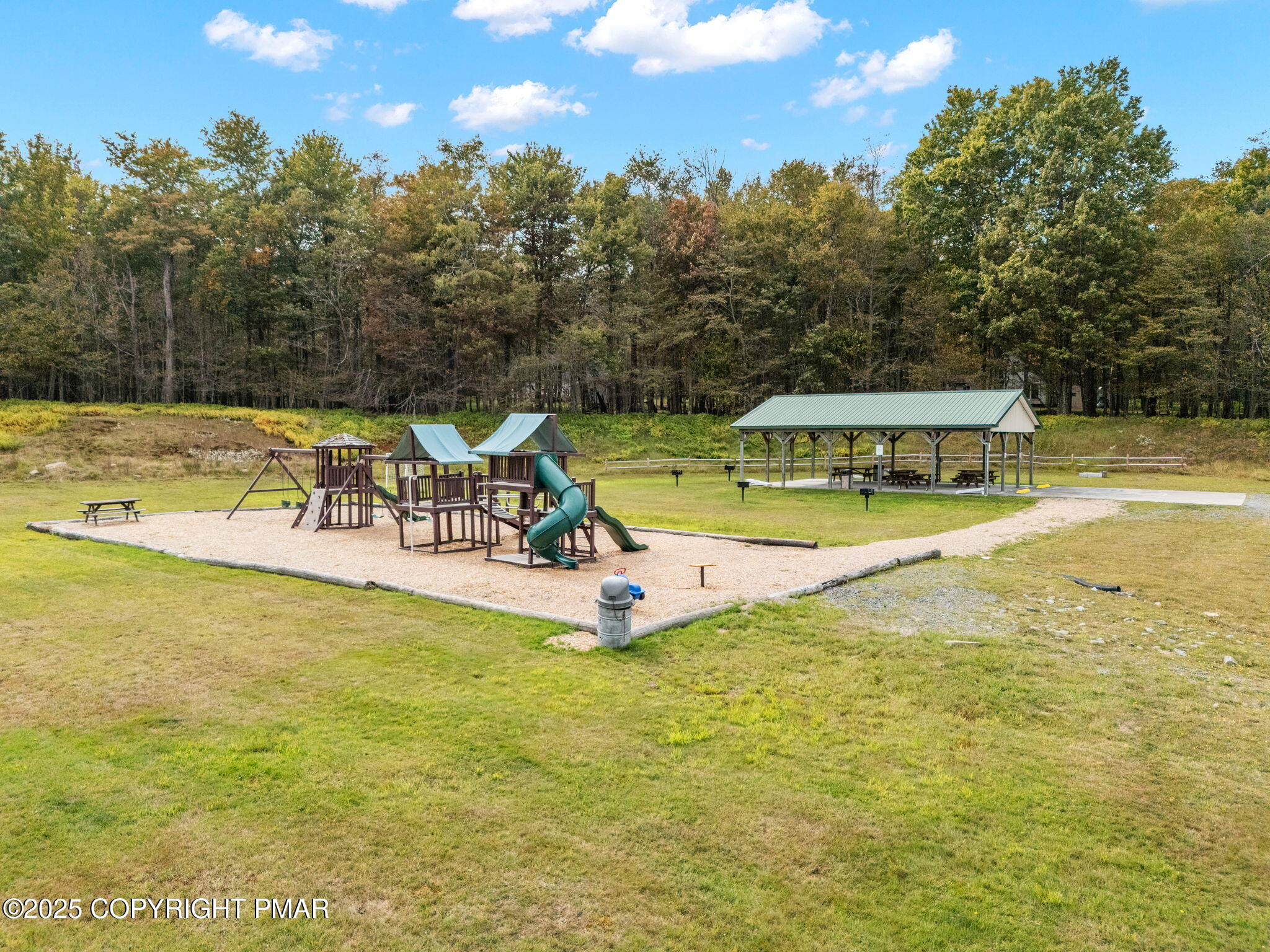 1025 Maplewood Drive Property Photo 44
