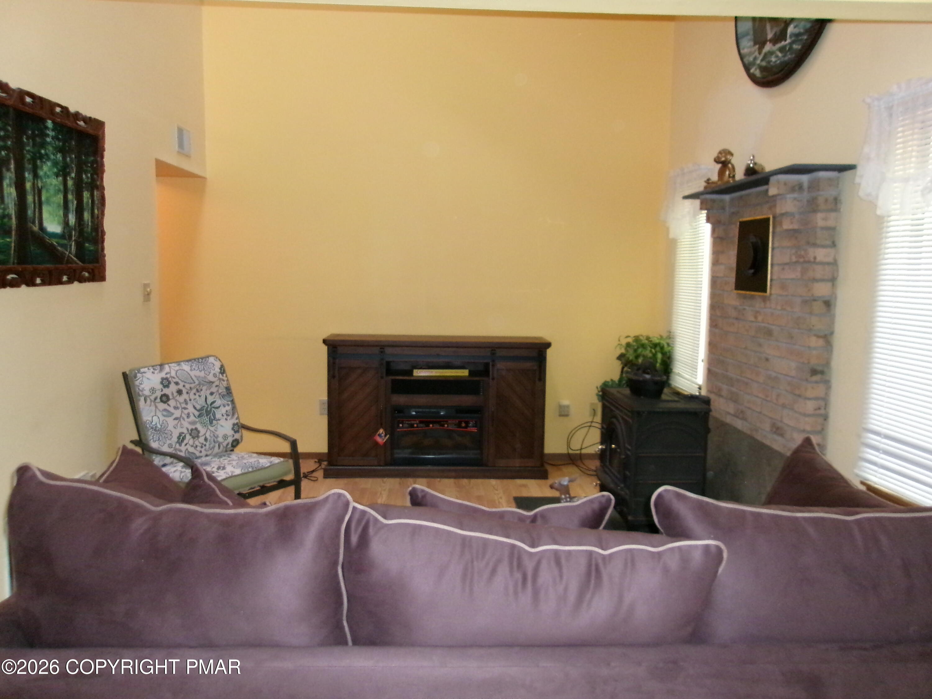 409 Tudor Court Property Photo 20