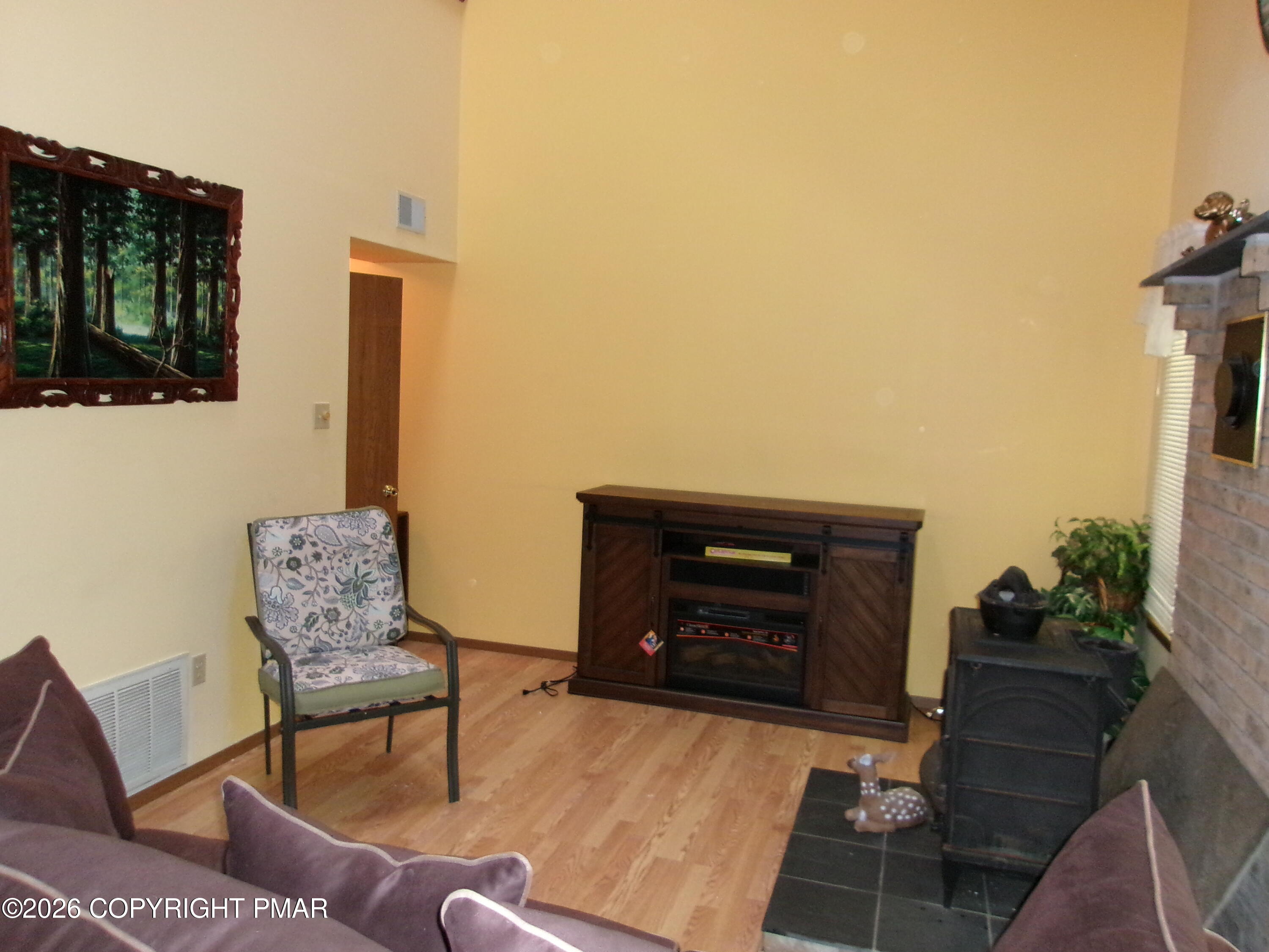 409 Tudor Court Property Photo 22