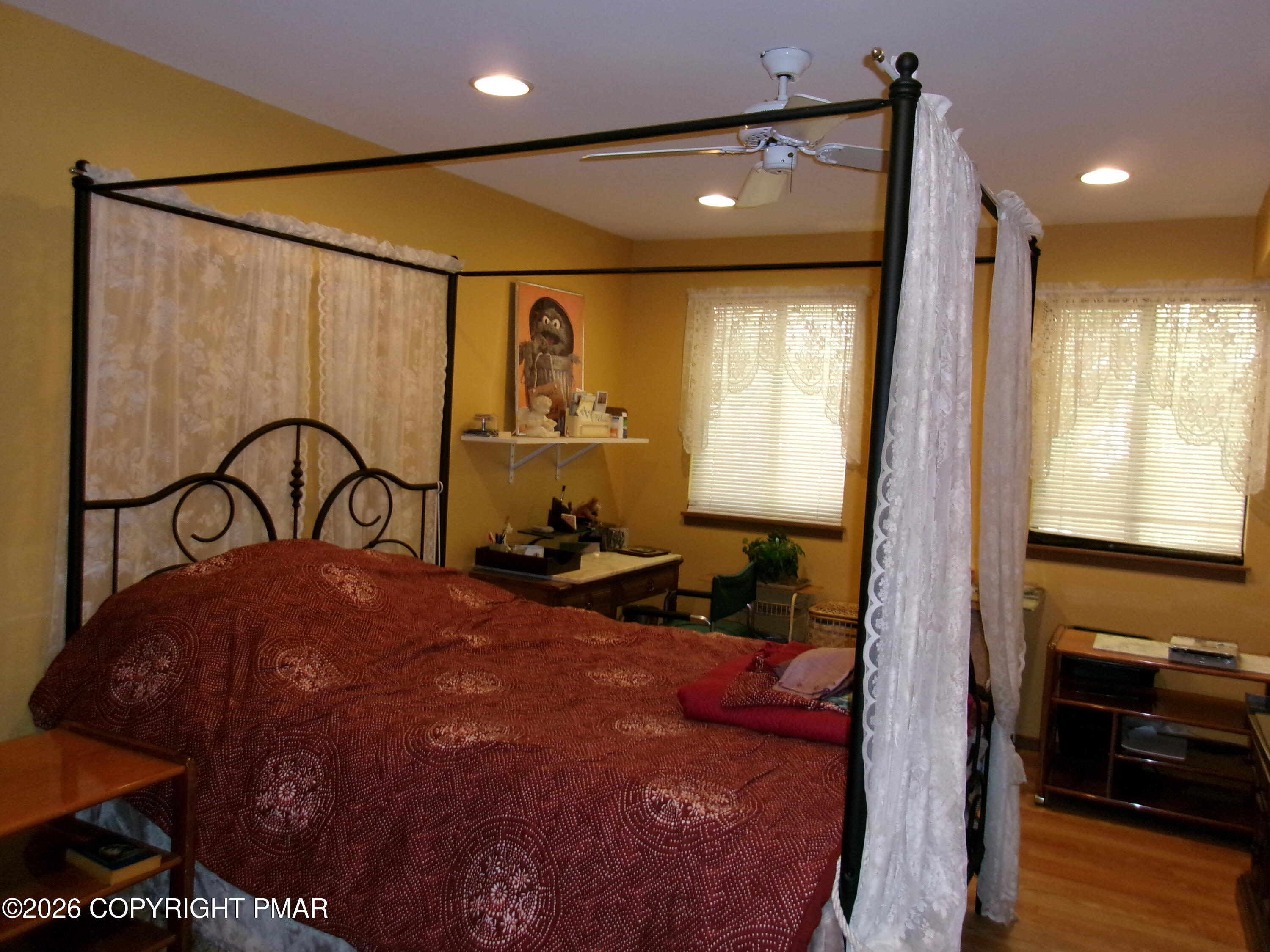 409 Tudor Court Property Photo 24