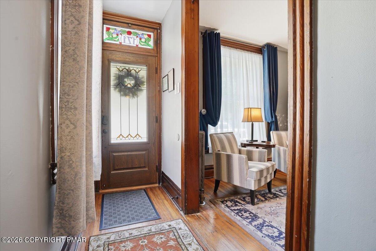 171 W Broadway Property Photo 4