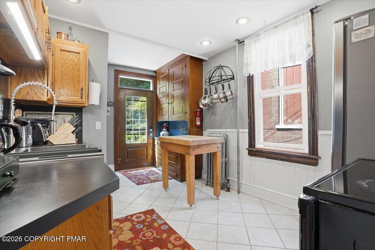 171 W Broadway Property Photo 10