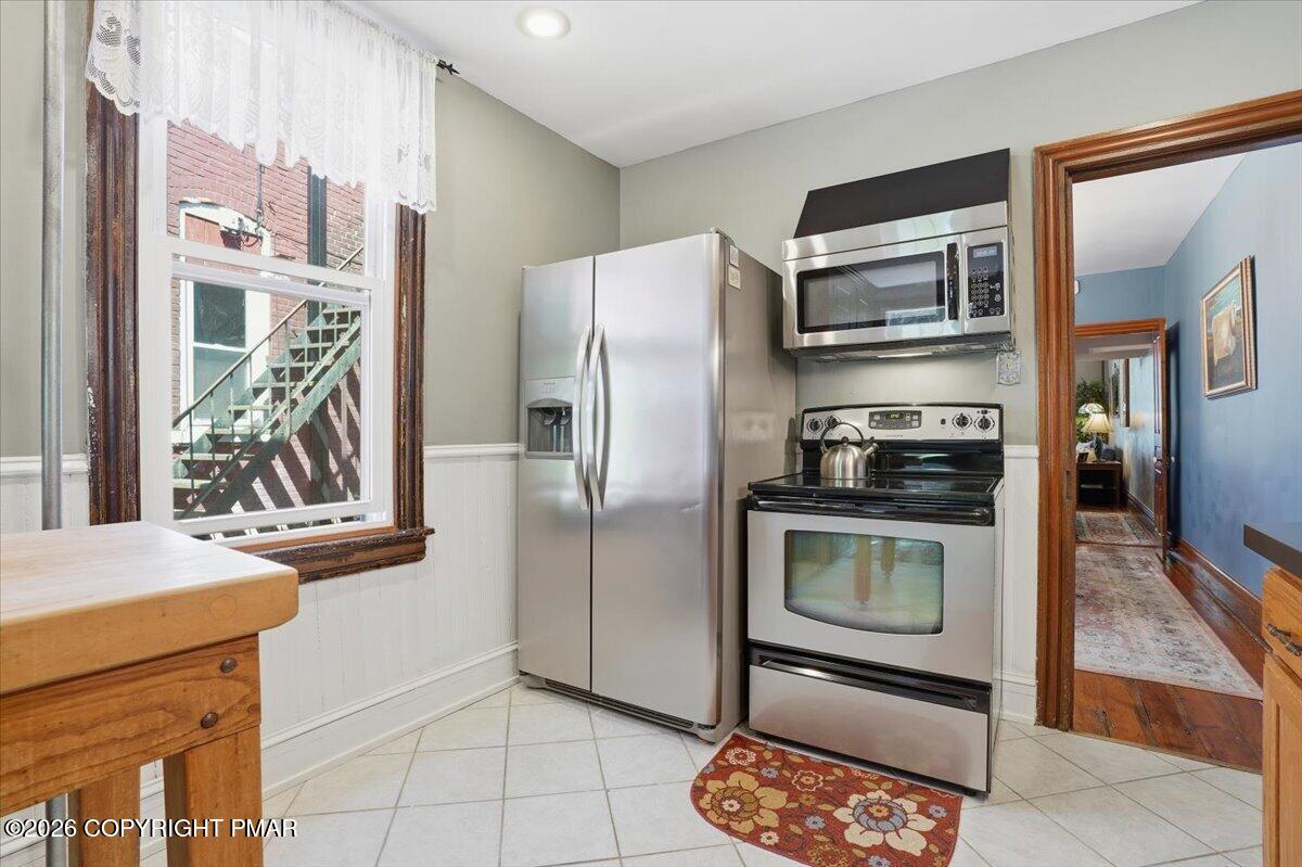 171 W Broadway Property Photo 12