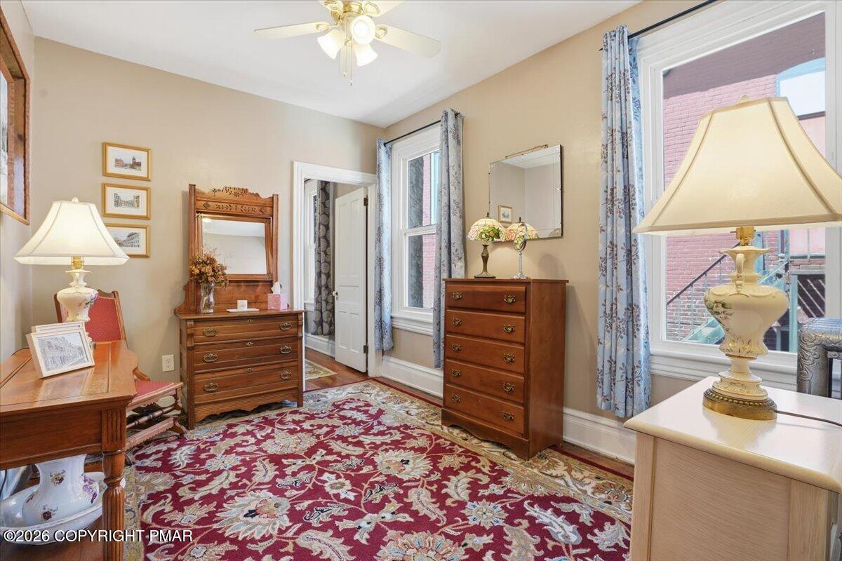 171 W Broadway Property Photo 18