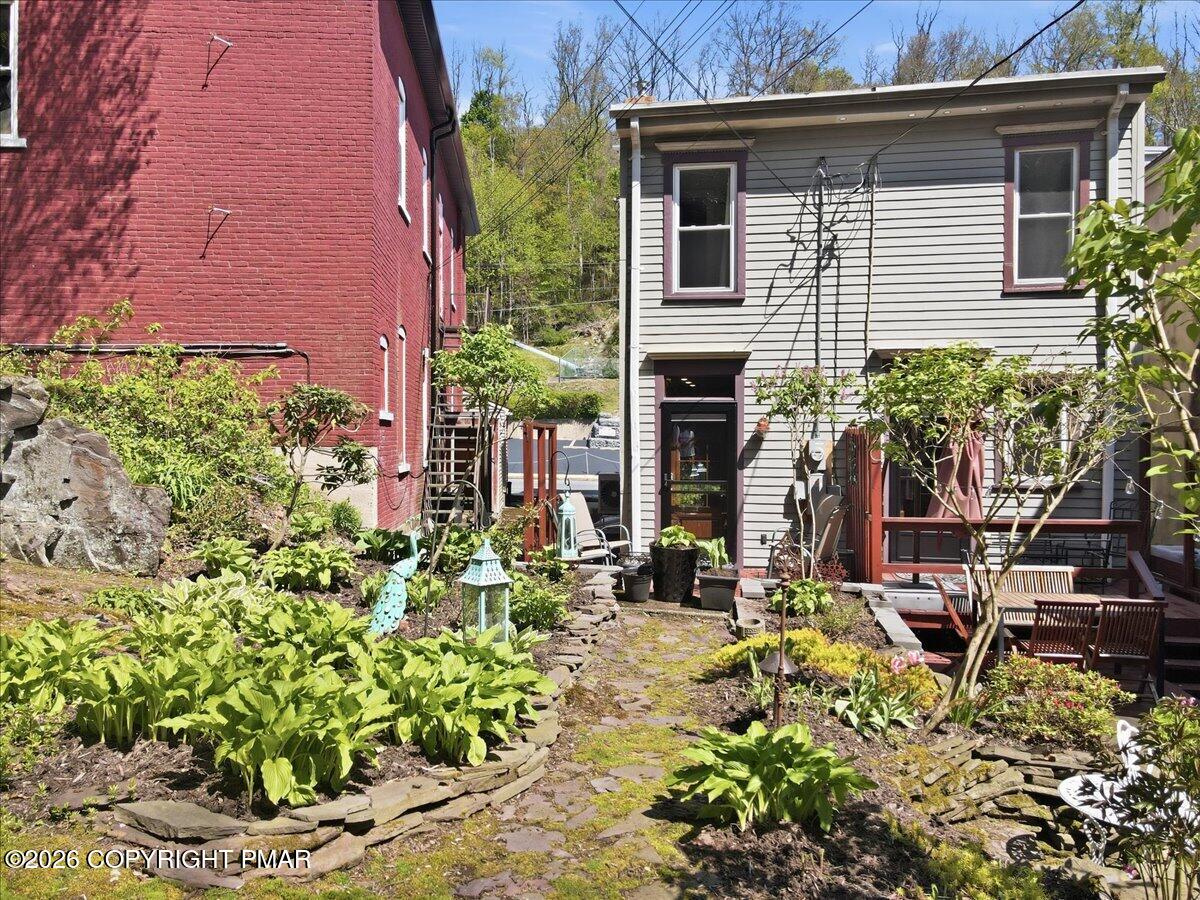 171 W Broadway Property Photo 33