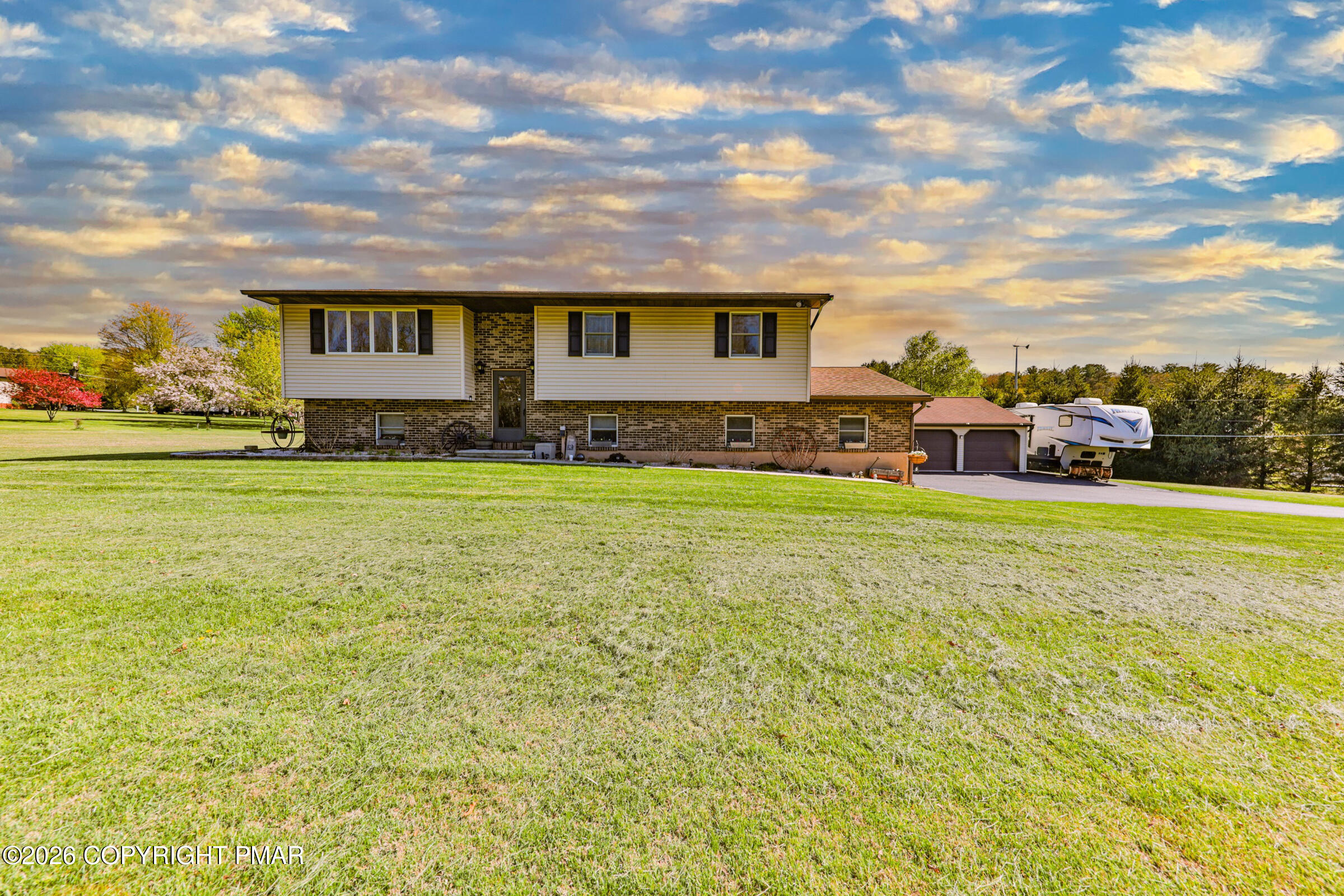 1040 Stagecoach Road W Property Photo 1