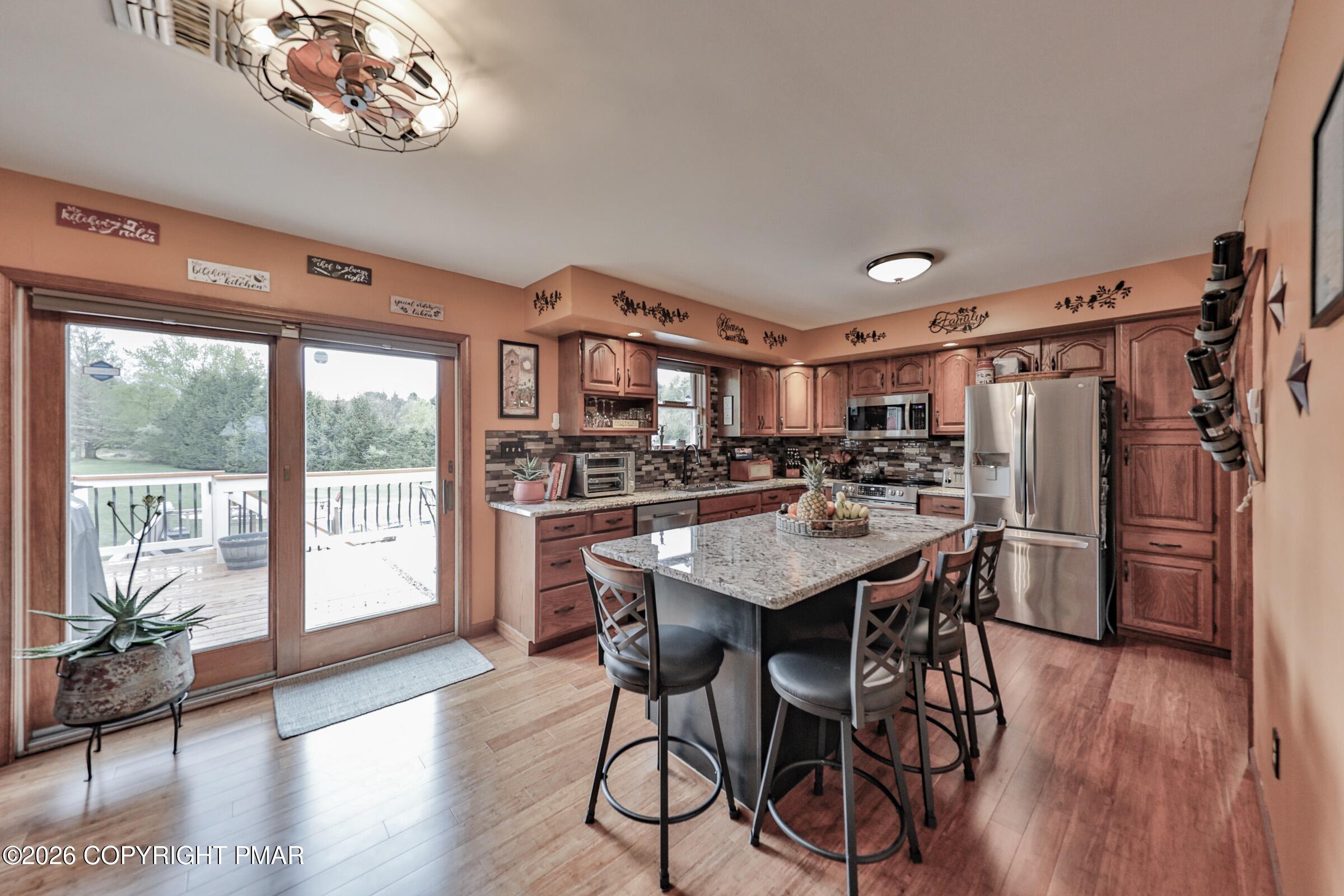 1040 Stagecoach Road W Property Photo 11