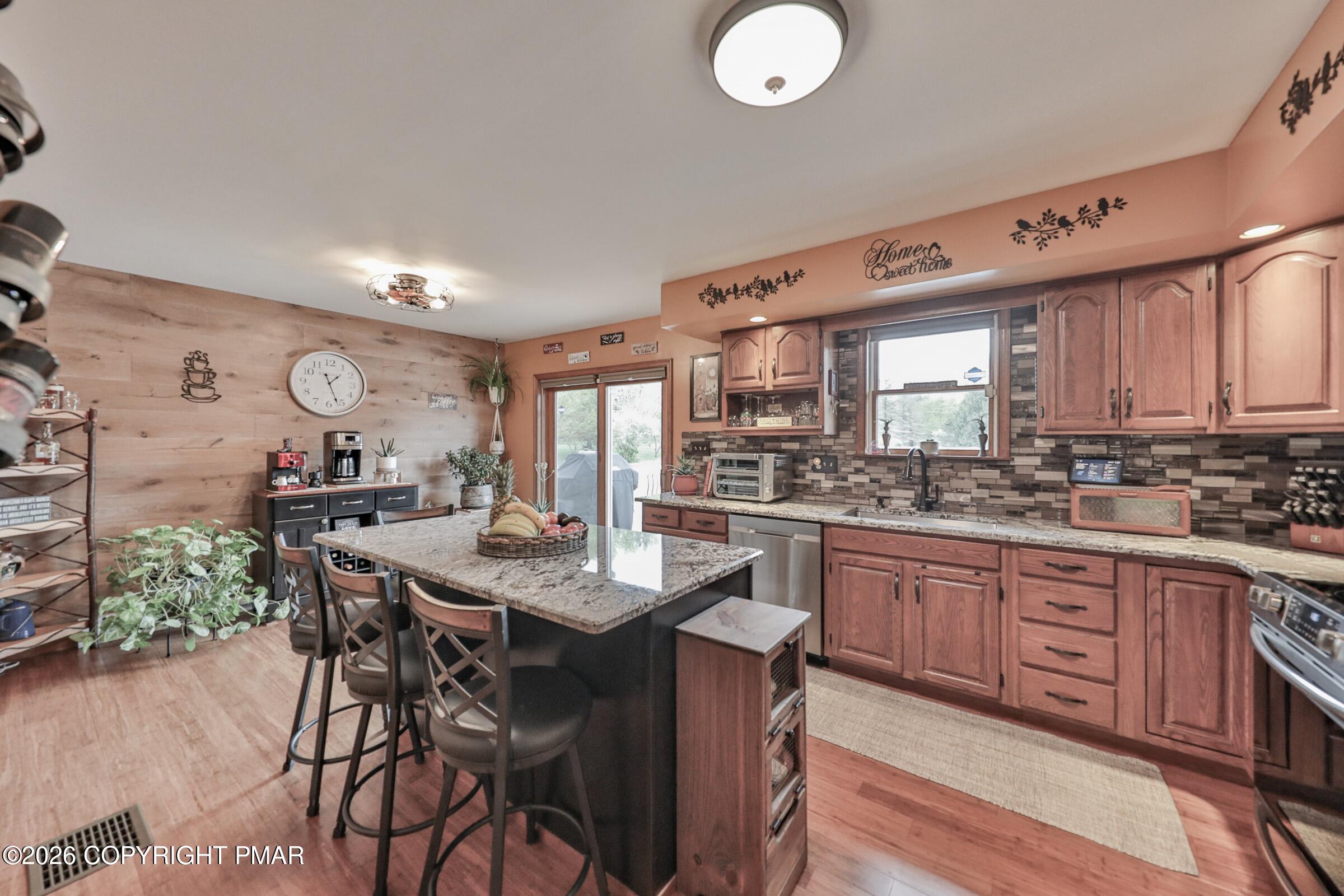1040 Stagecoach Road W Property Photo 12