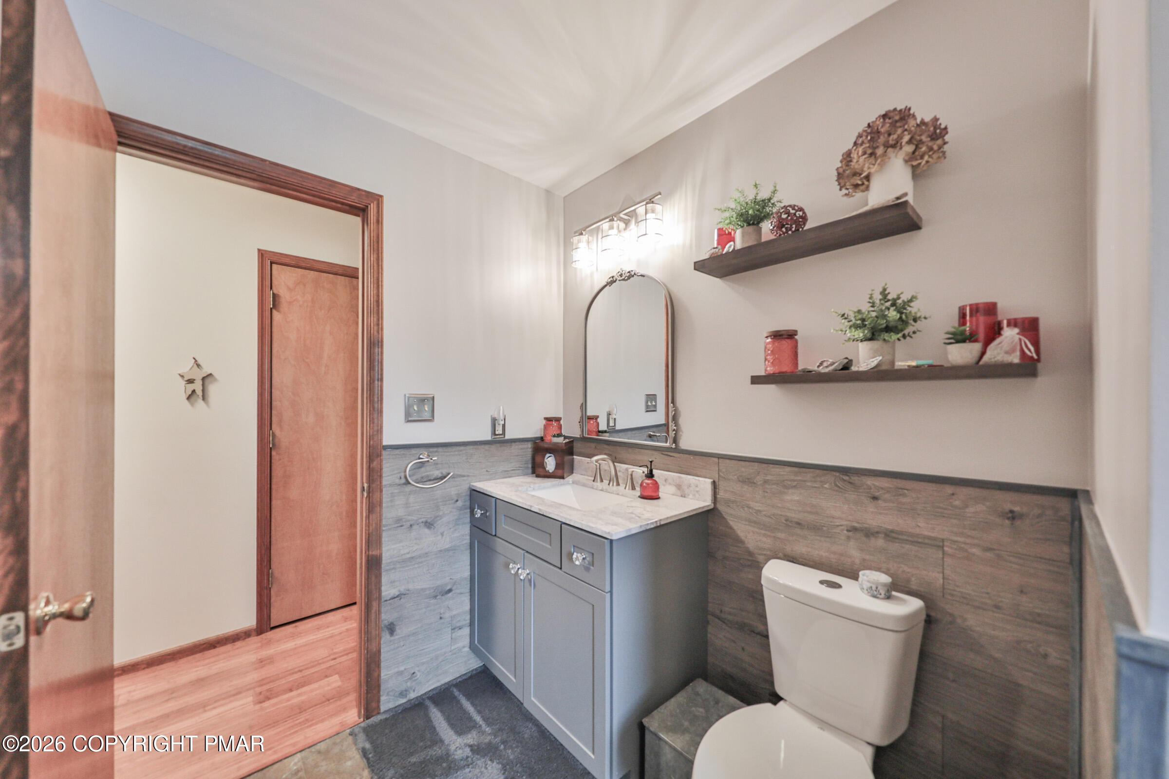 1040 Stagecoach Road W Property Photo 24