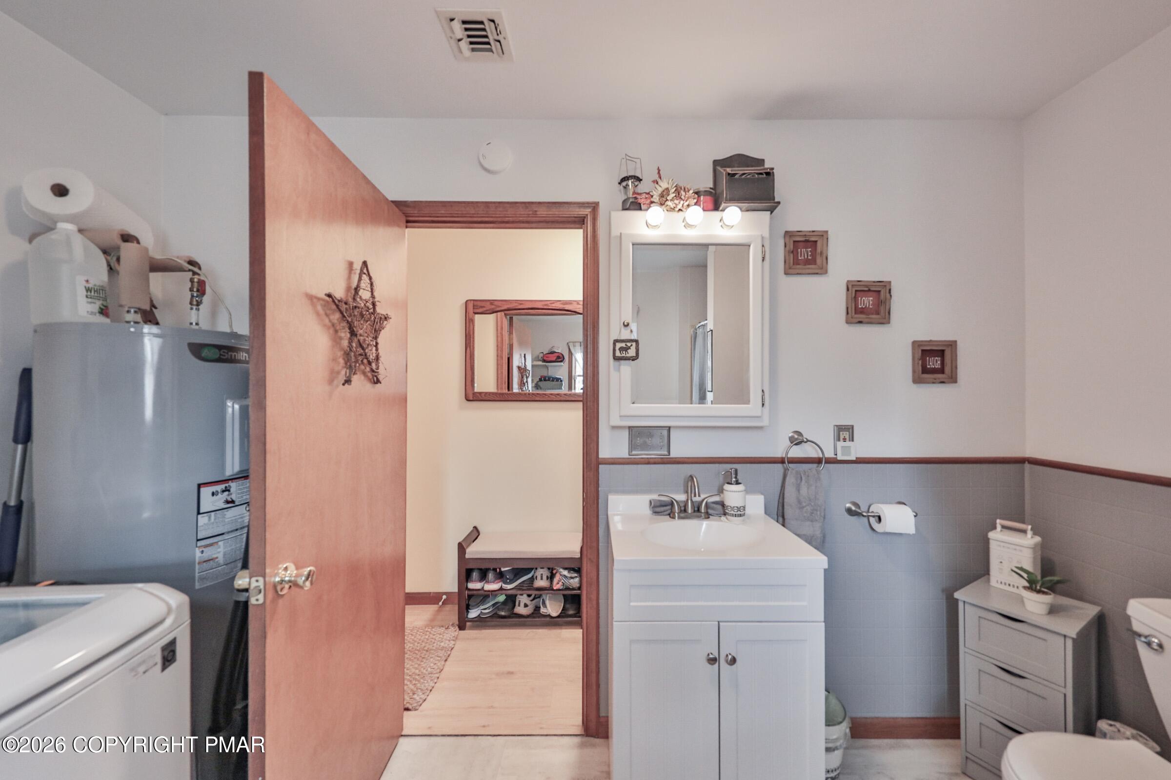 1040 Stagecoach Road W Property Photo 37