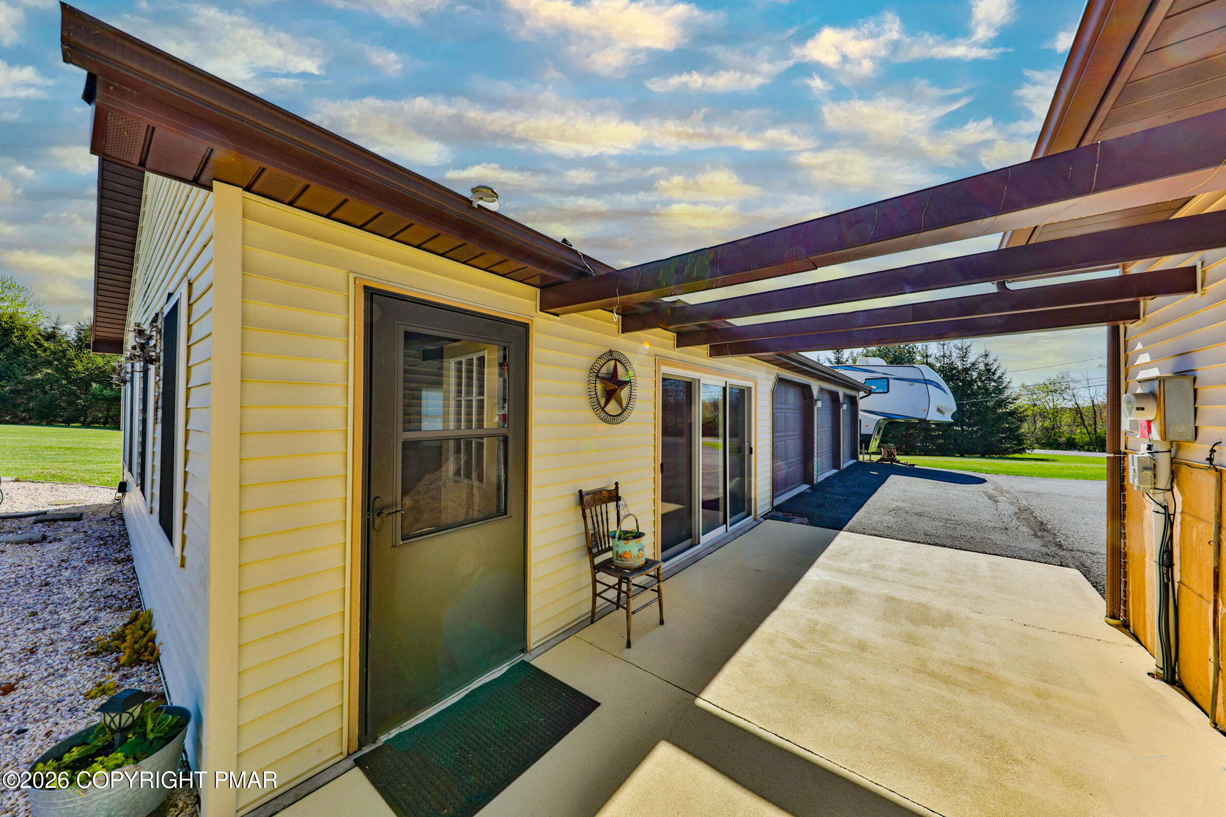 1040 Stagecoach Road W Property Photo 43