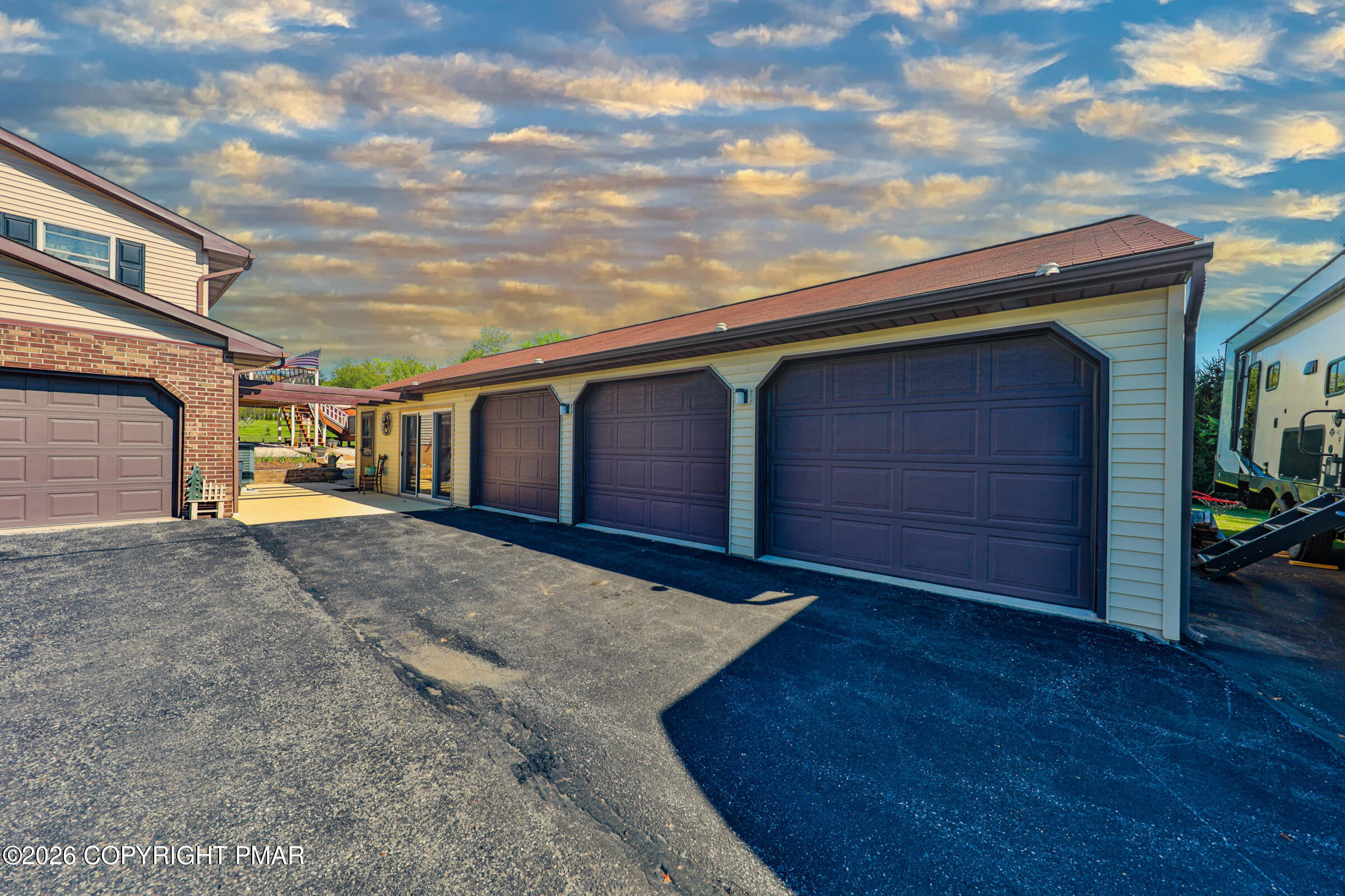 1040 Stagecoach Road W Property Photo 49