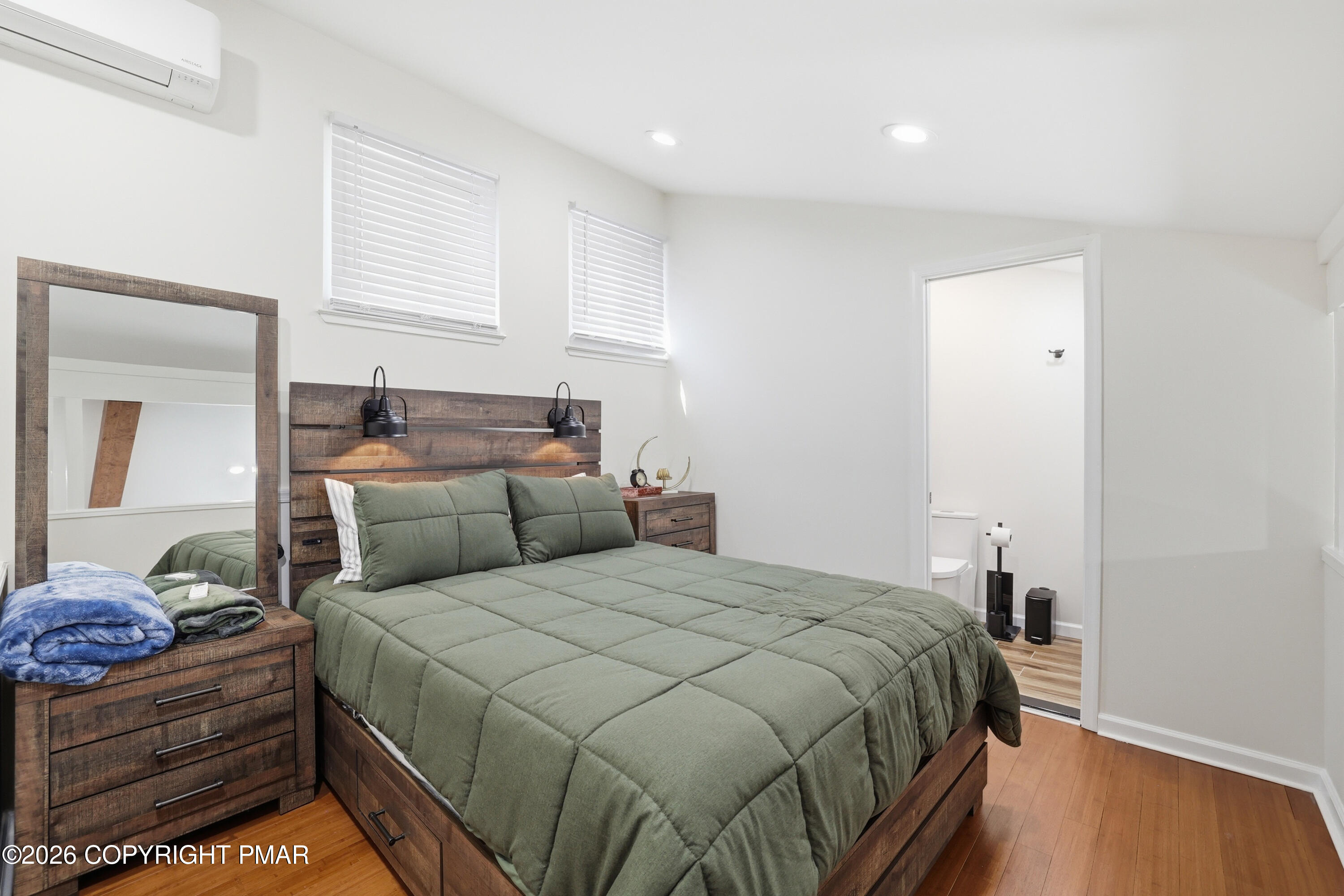 28 Middle Village Way Property Photo 16