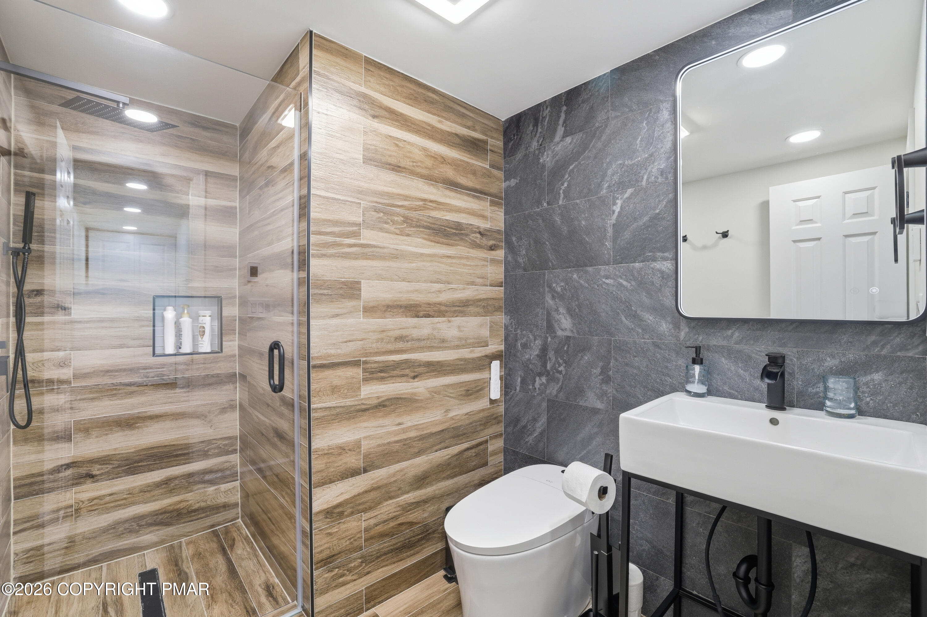28 Middle Village Way Property Photo 17