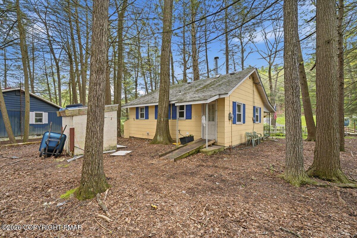 648 Burger Hollow Road Property Photo 3