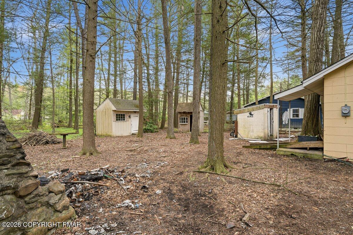 648 Burger Hollow Road Property Photo 4