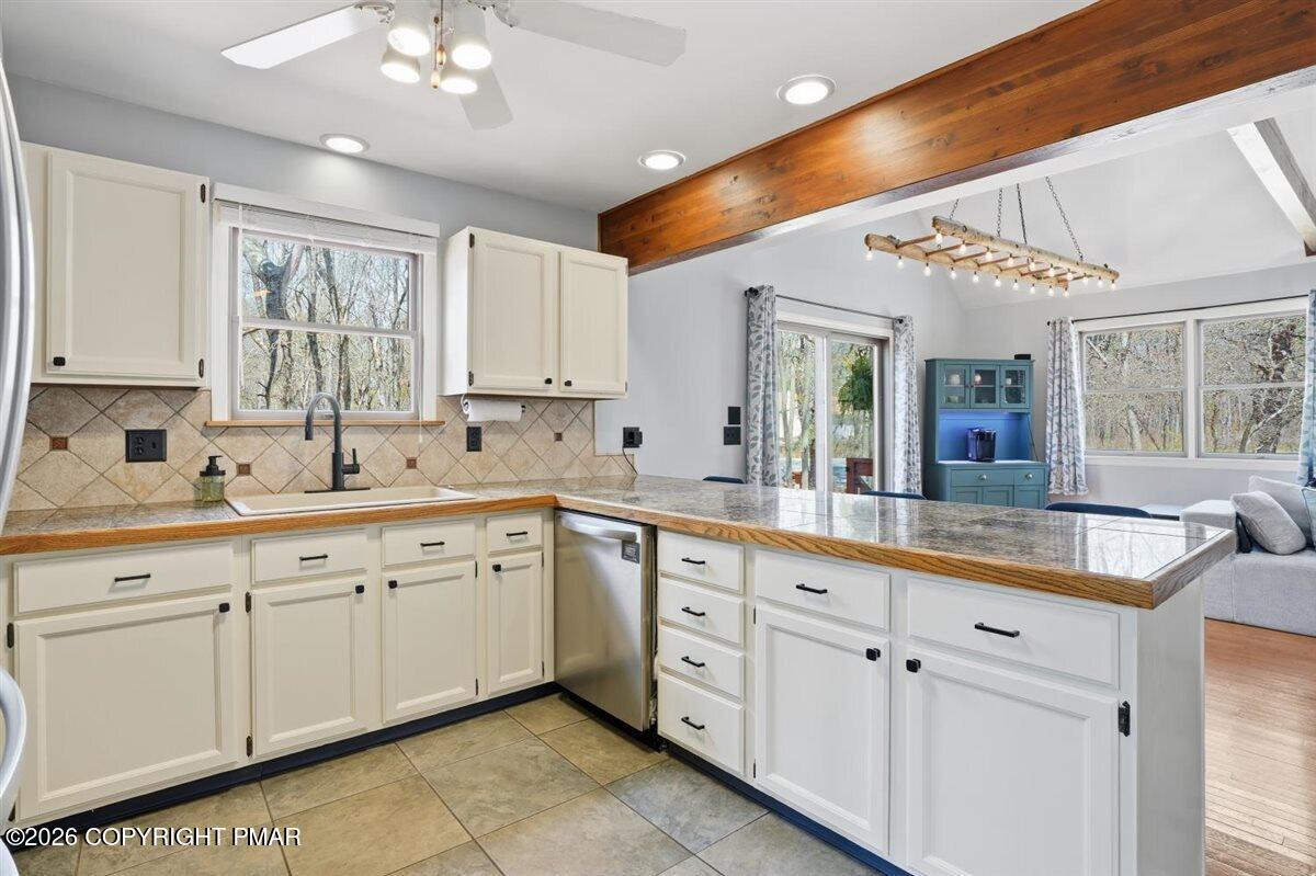 54 Berry Lane Property Photo 11