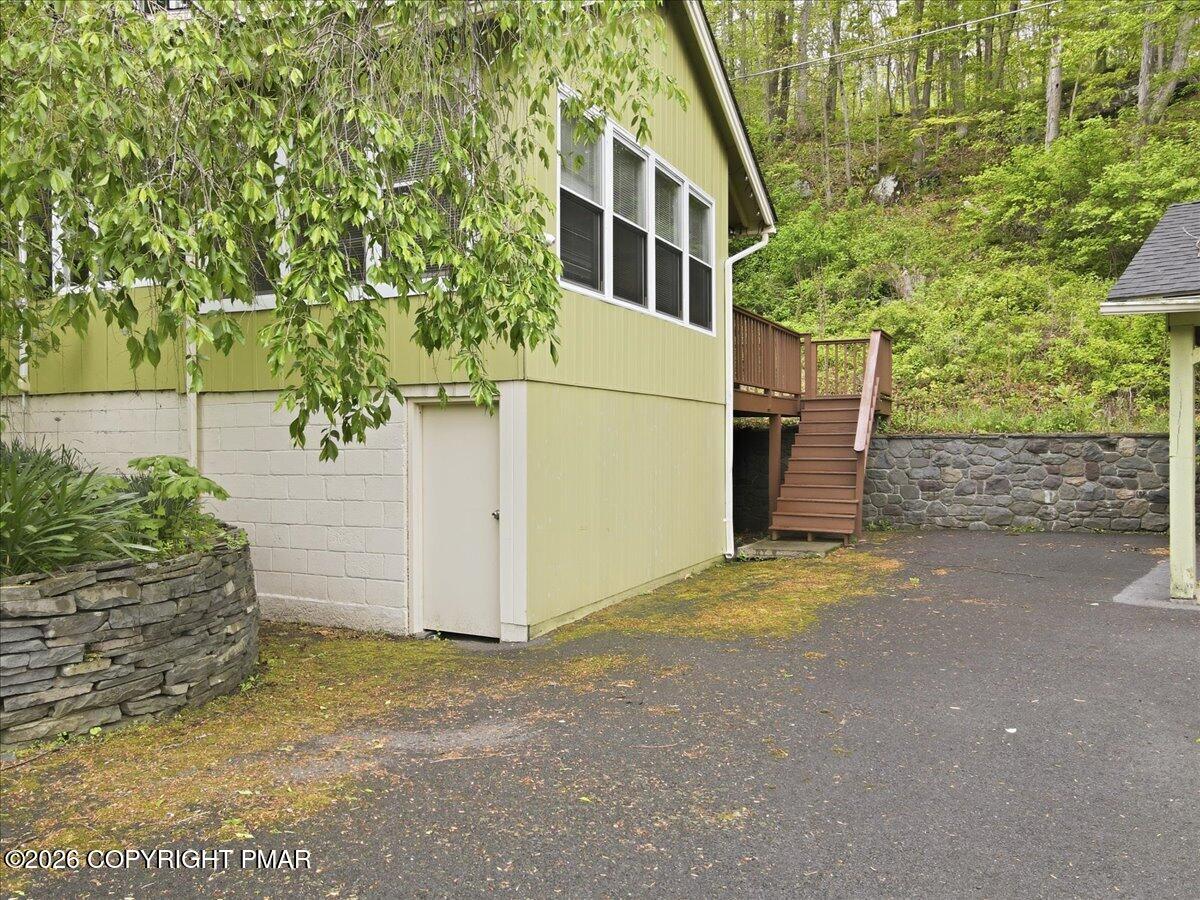 113 Joseph Lane Property Photo 76