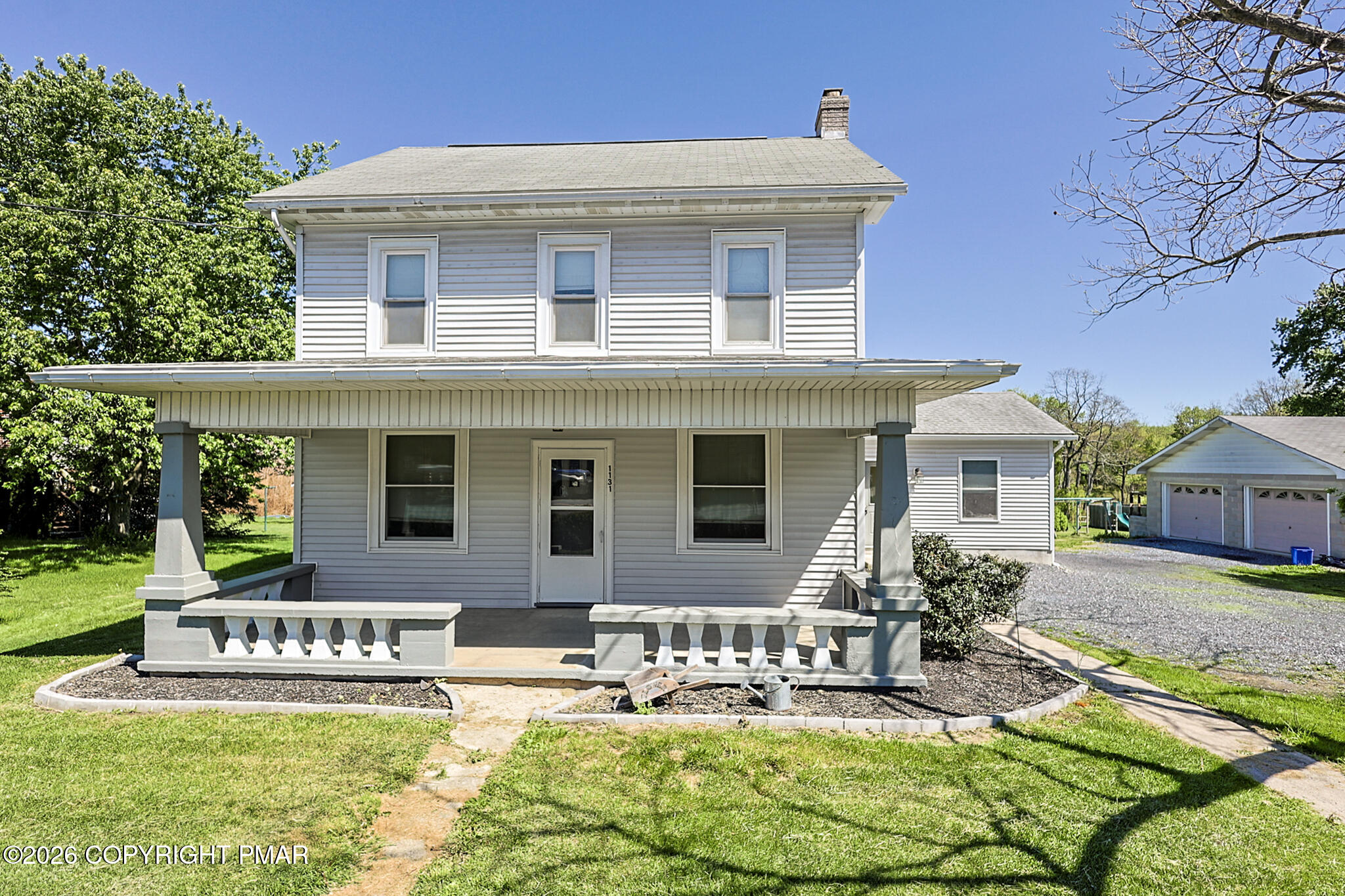 1131 E Lizard Creek Road Property Photo 1