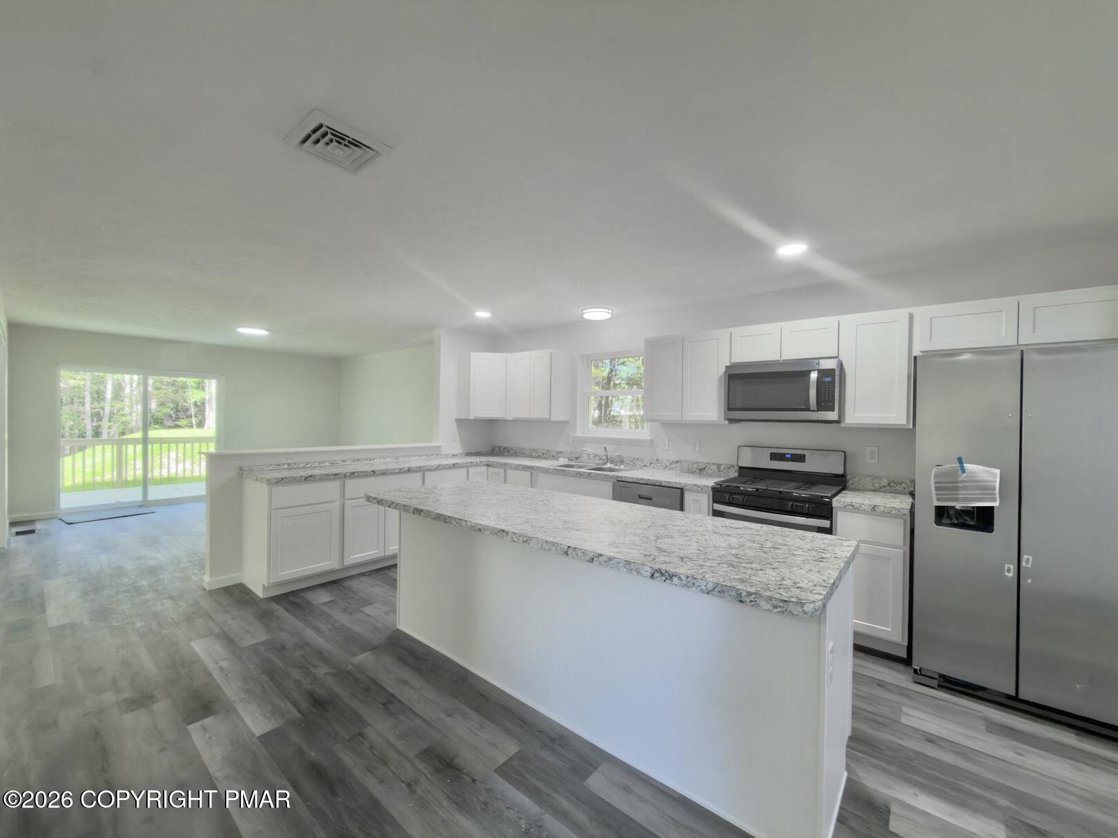 1223 Lexington Avenue Property Photo 6