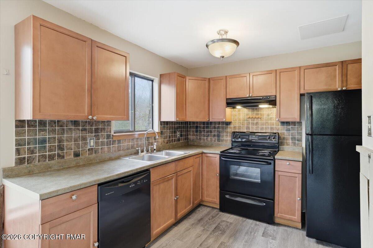 227 Sedburgh Court Property Photo 10