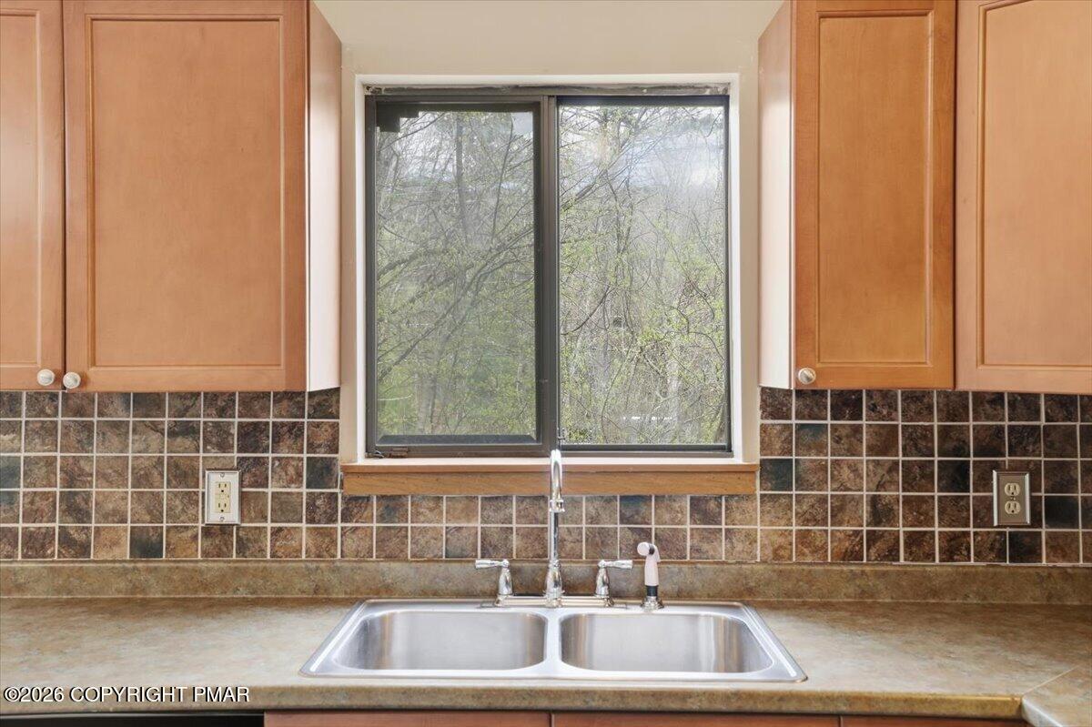 227 Sedburgh Court Property Photo 12