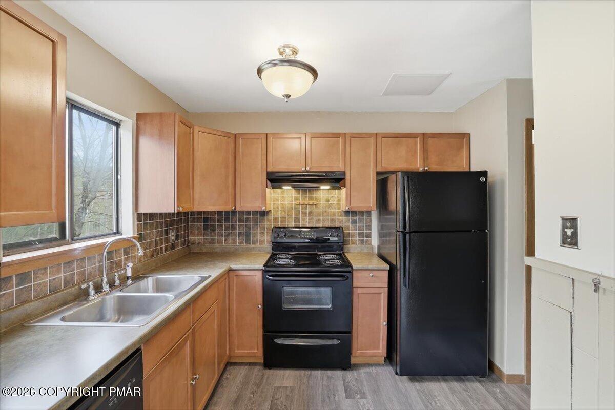 227 Sedburgh Court Property Photo 14