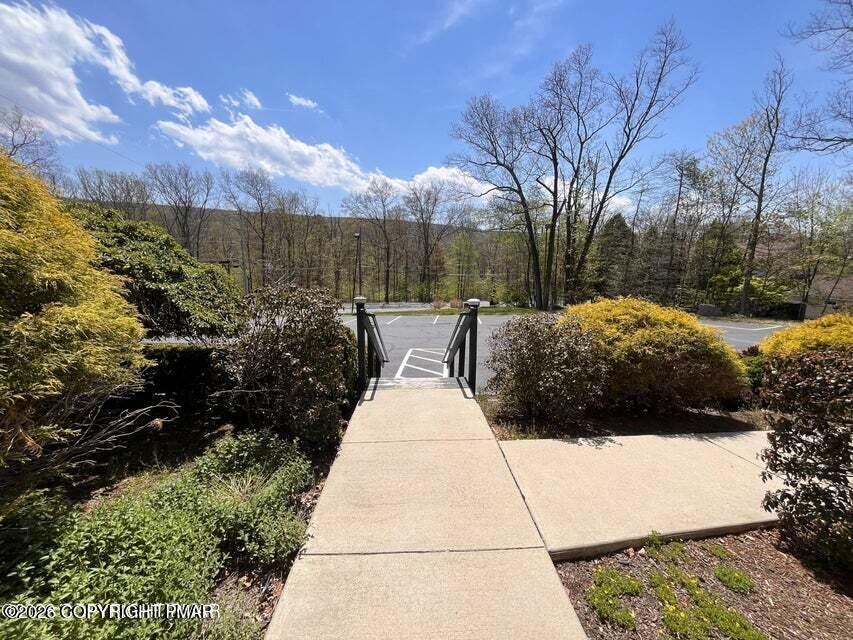 1580 Center Avenue B Property Photo 6