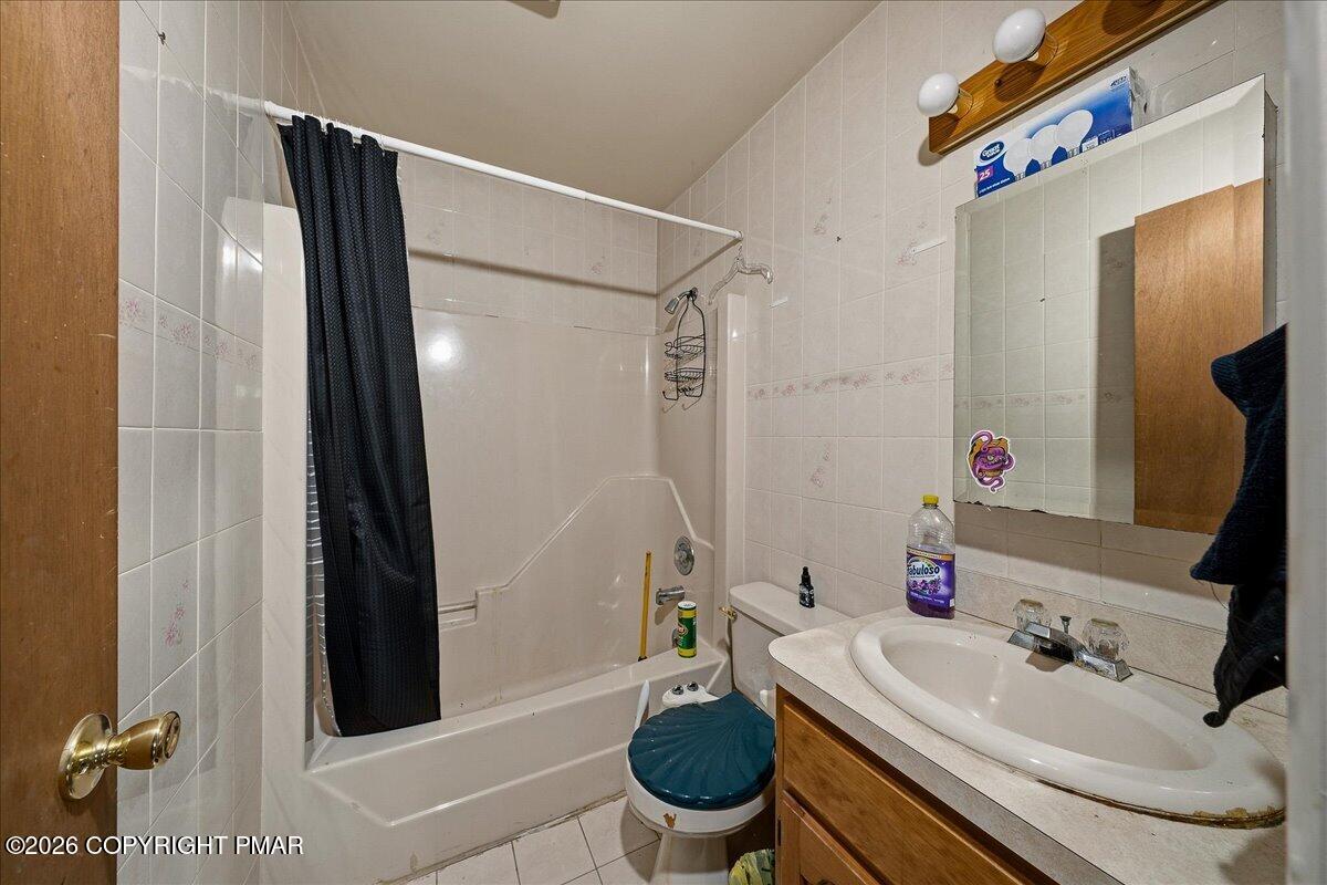520 Hummingbird Court Property Photo 8