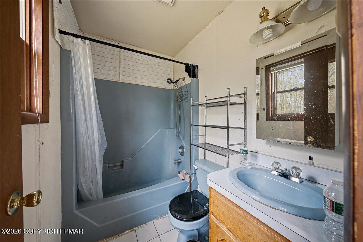 520 Hummingbird Court Property Photo 12
