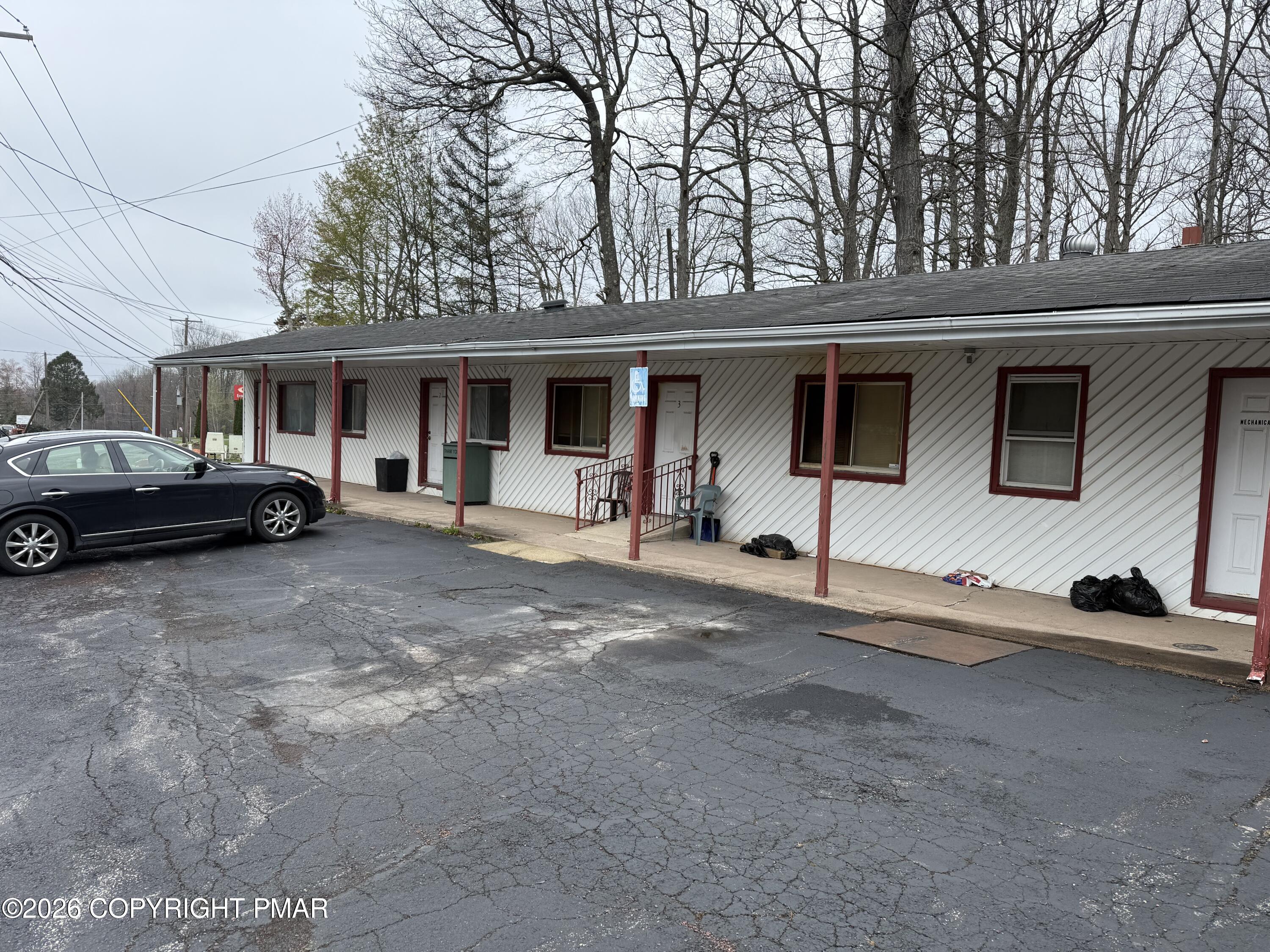 995 State Route 940 Property Photo 3