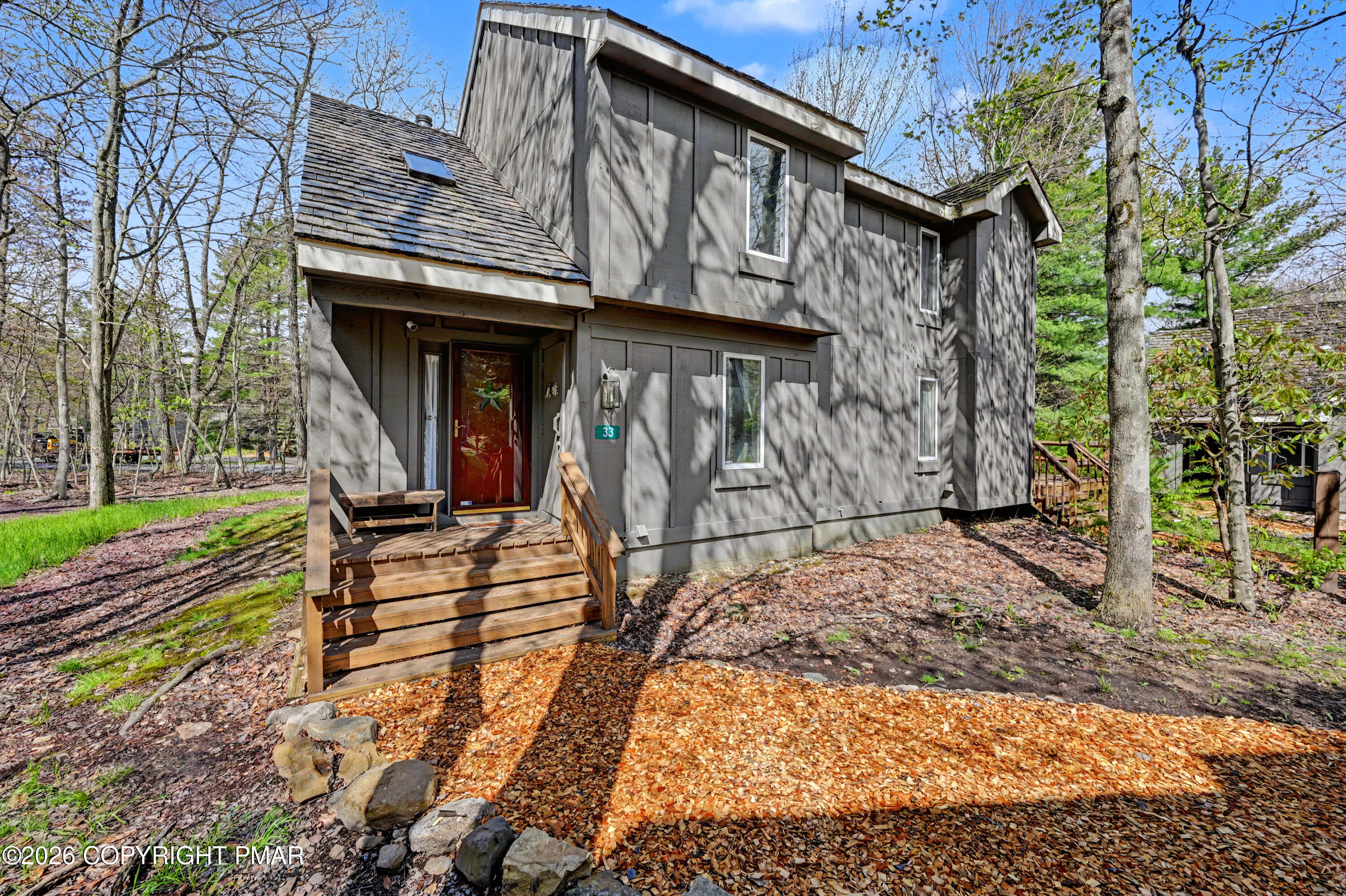 33 Elevator Property Photo 1