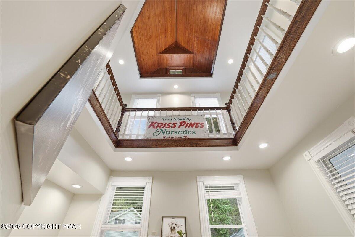 3585 Fairyland Road Property Photo 10
