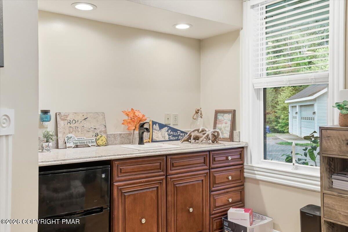 3585 Fairyland Road Property Photo 14