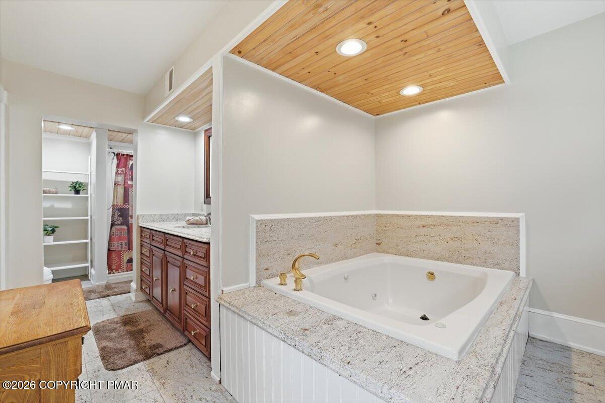 3585 Fairyland Road Property Photo 15
