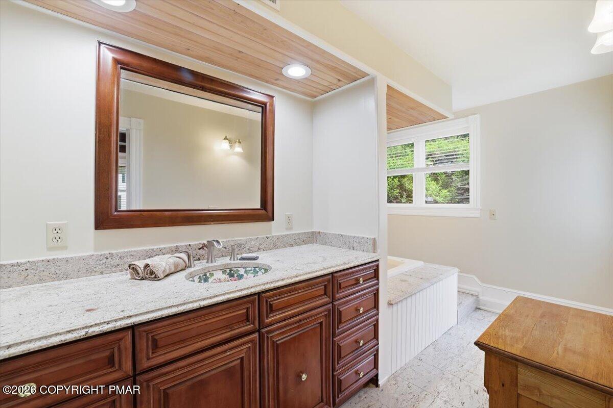 3585 Fairyland Road Property Photo 32