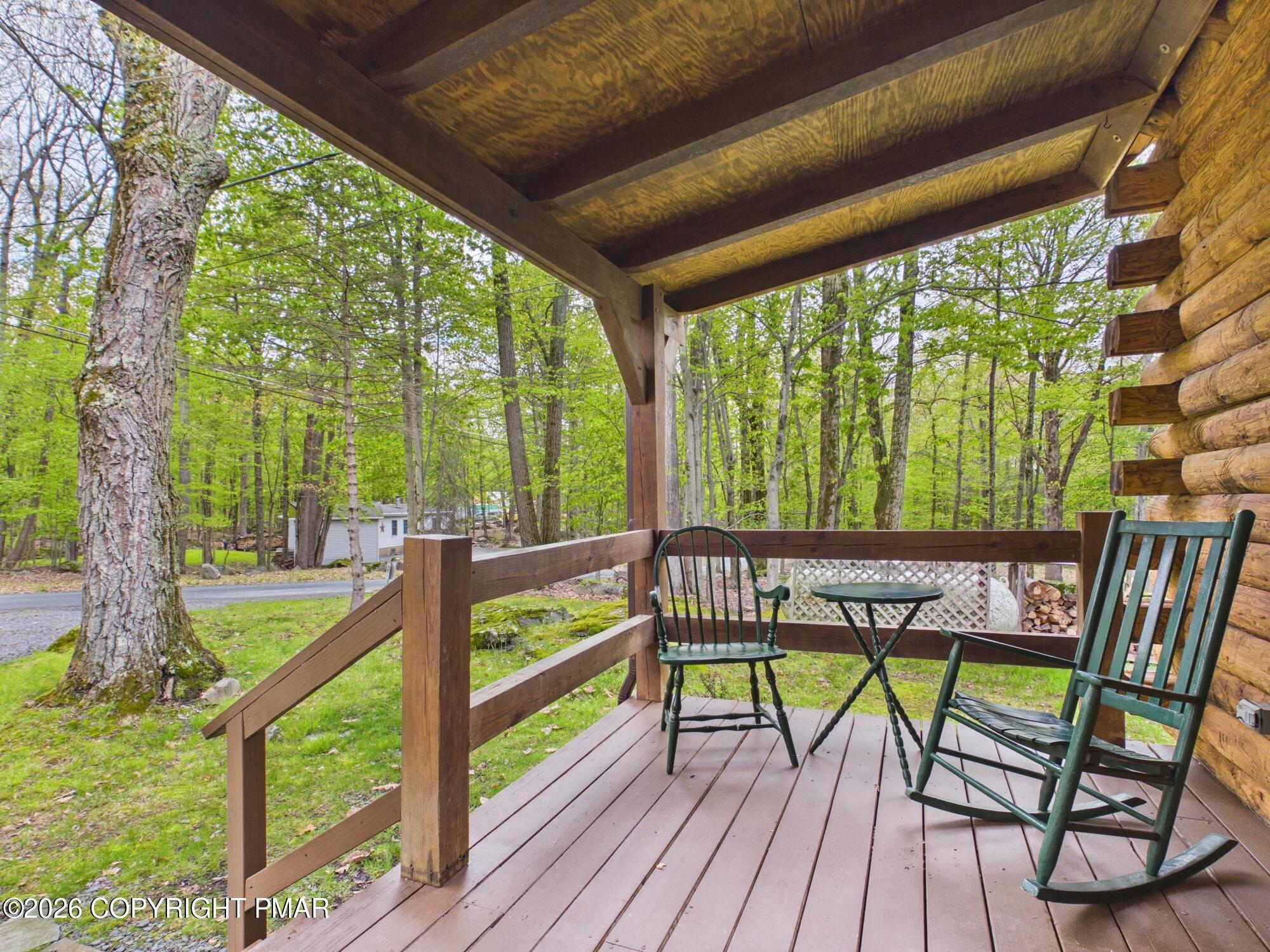 69 E Shore Drive Property Photo 9