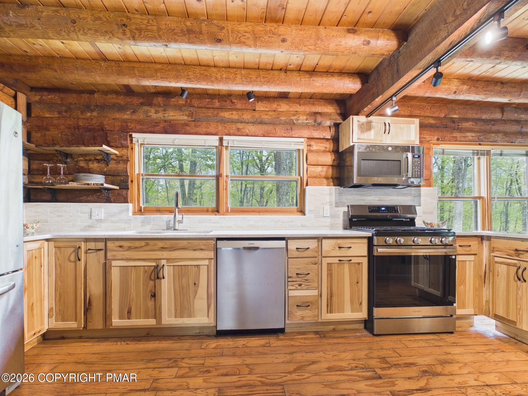 69 E Shore Drive Property Photo 12