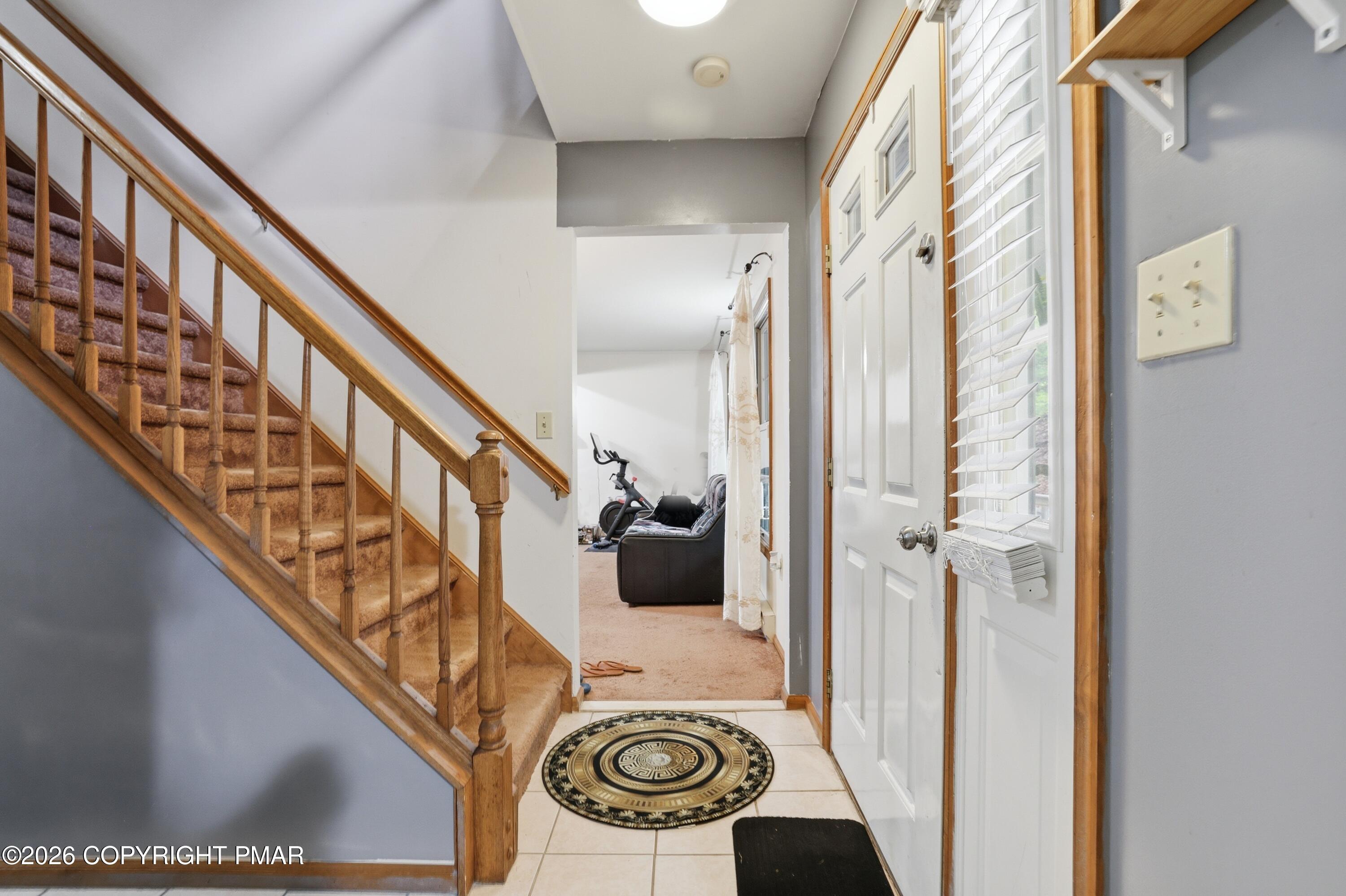 2327 Woodcrest Drive Property Photo 2
