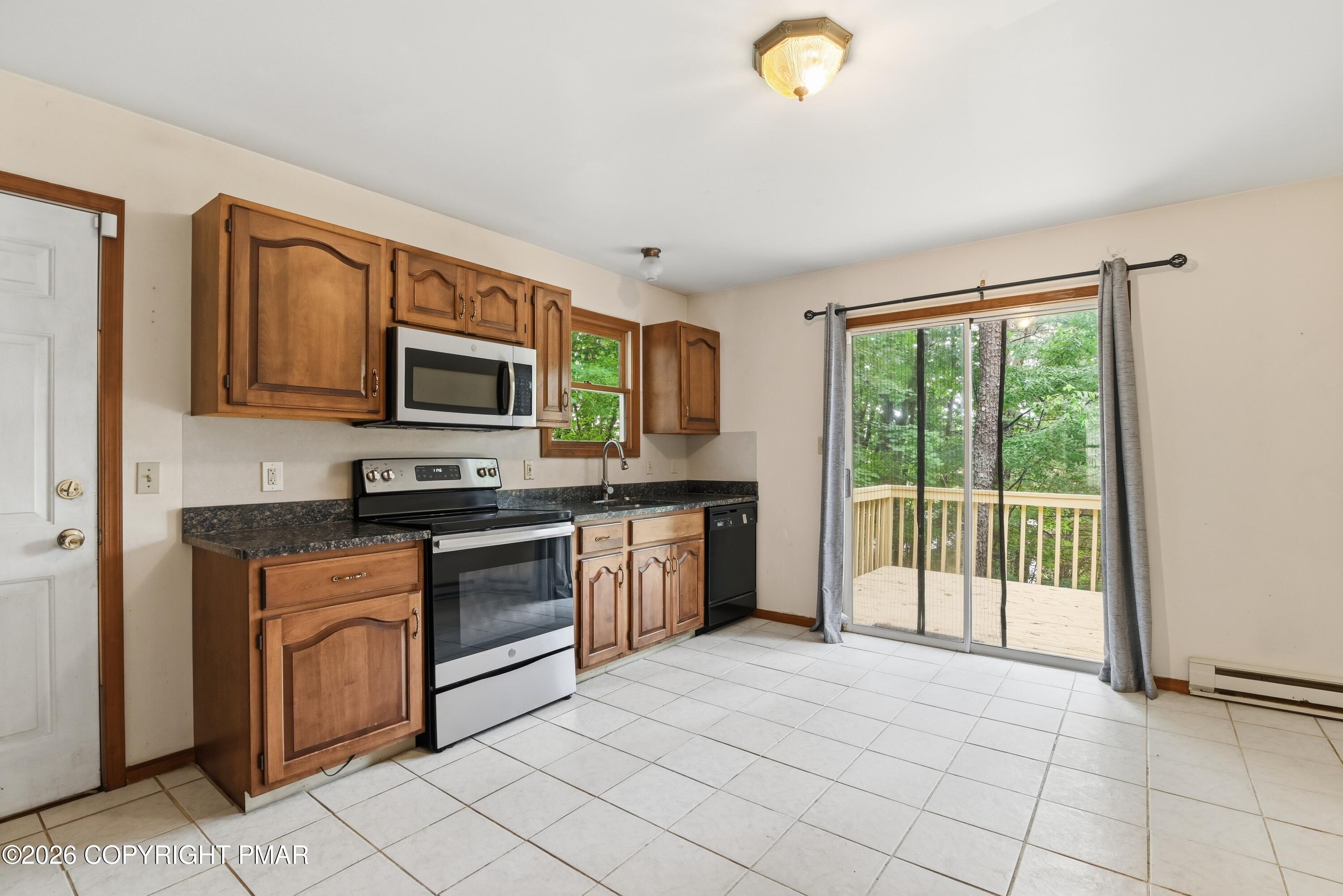 2327 Woodcrest Drive Property Photo 11