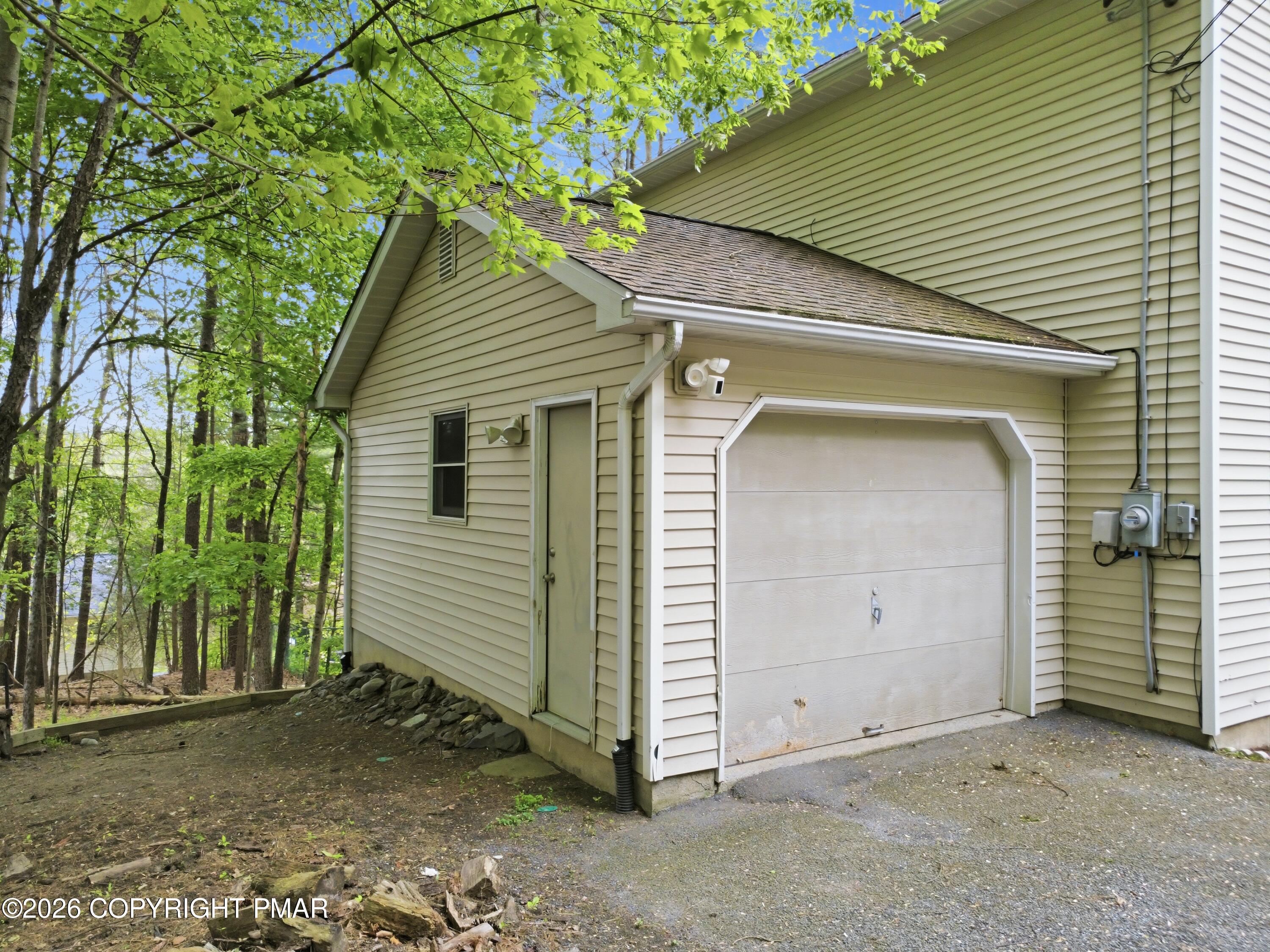 2327 Woodcrest Drive Property Photo 49