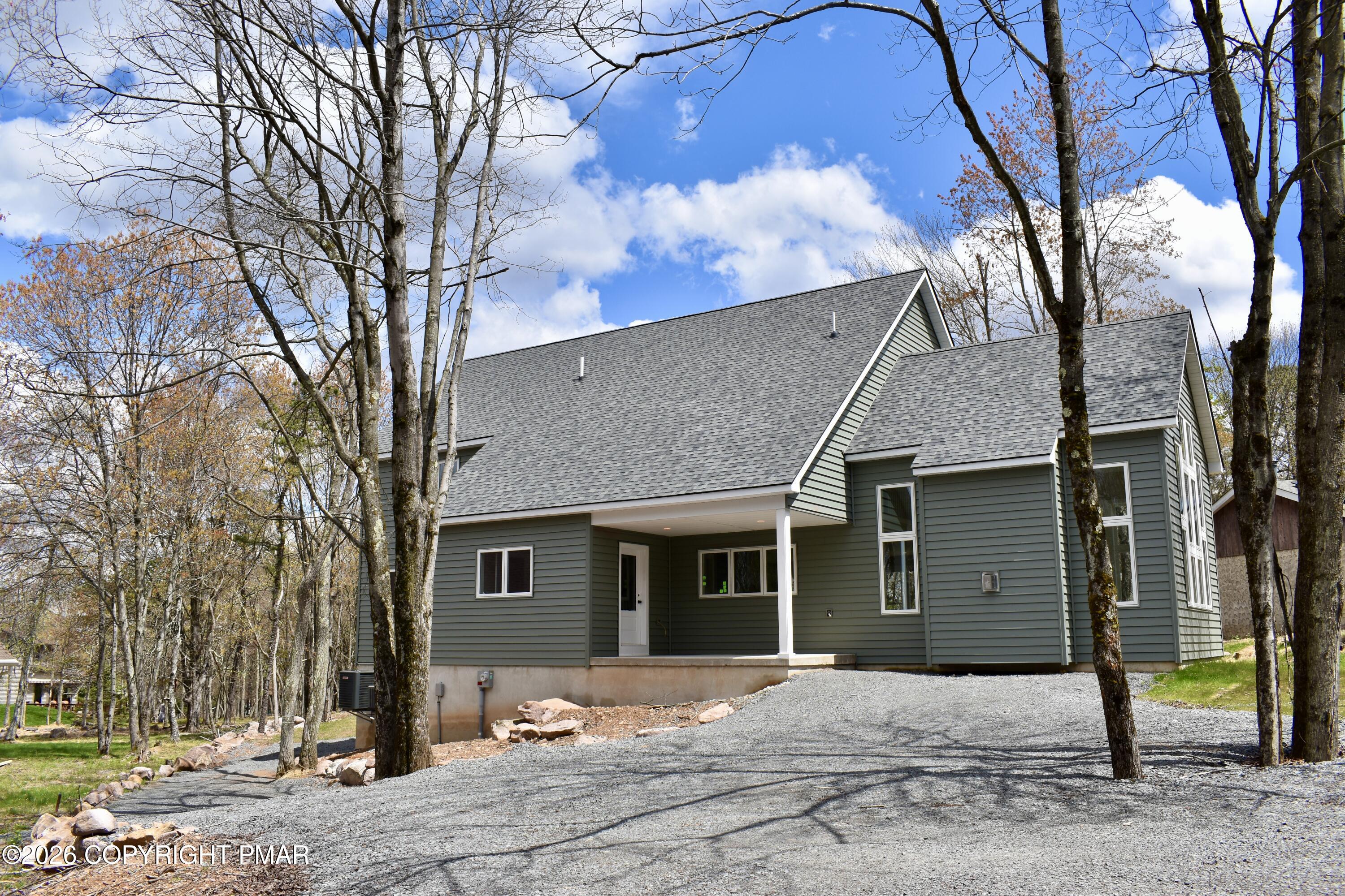 101 Lindbergh Circle Property Photo 5