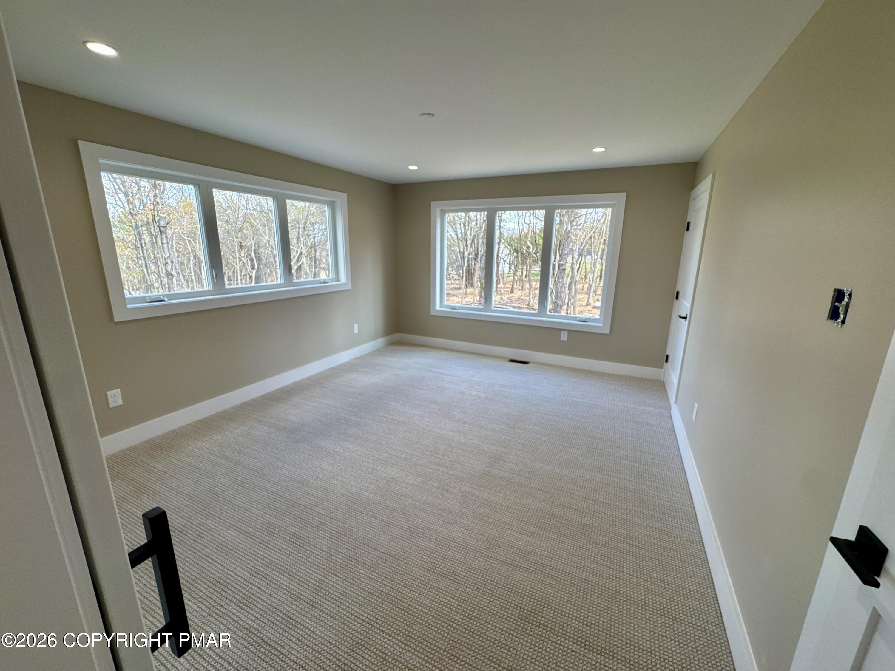 101 Lindbergh Circle Property Photo 9