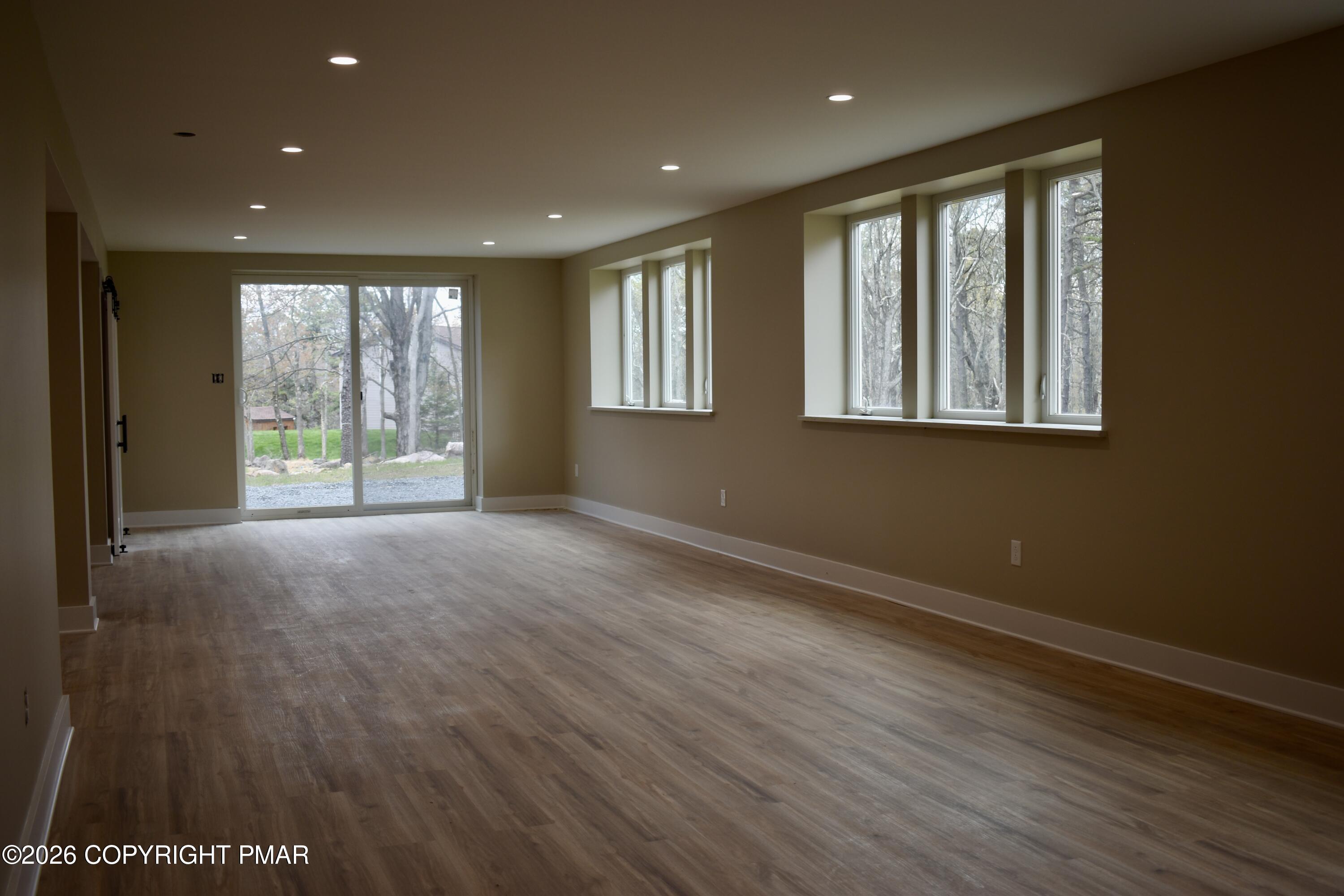 101 Lindbergh Circle Property Photo 15