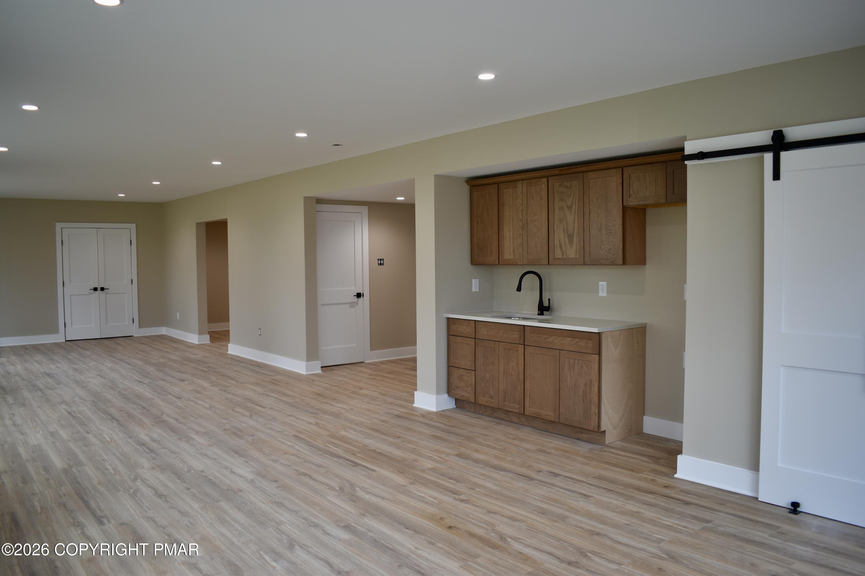 101 Lindbergh Circle Property Photo 16