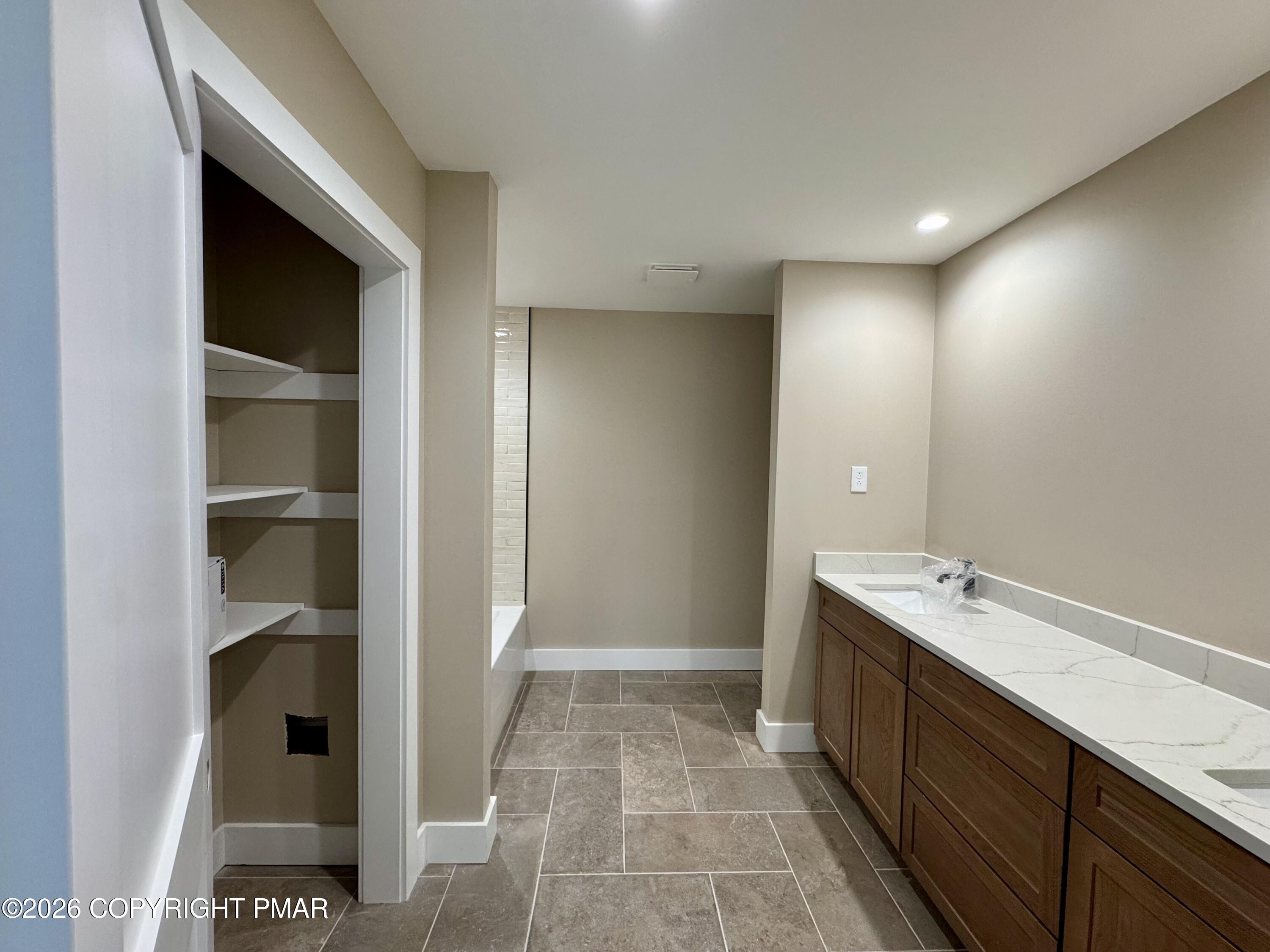 101 Lindbergh Circle Property Photo 24