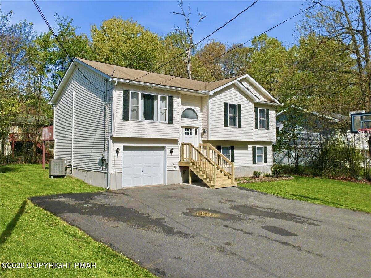 2108 Freedom Way Property Photo 3