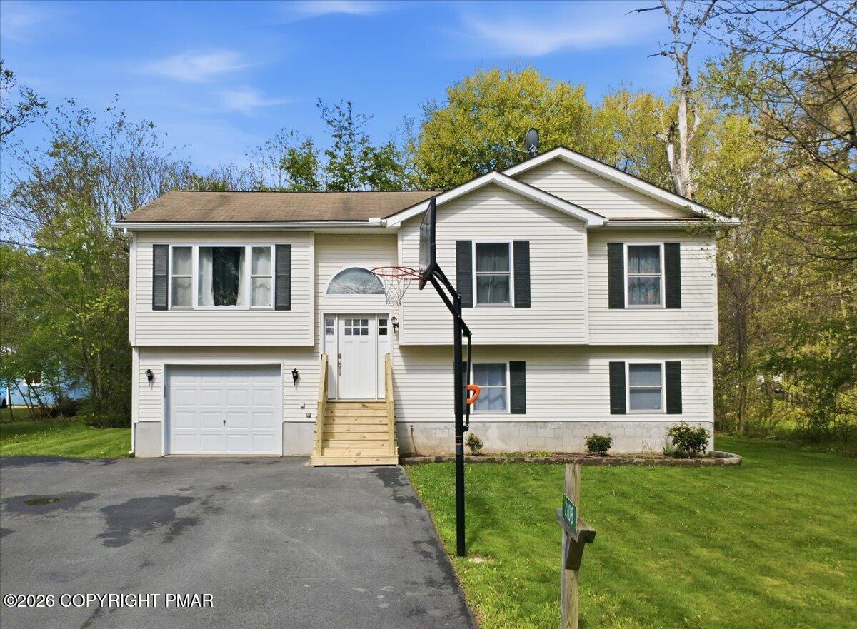 2108 Freedom Way Property Photo 4