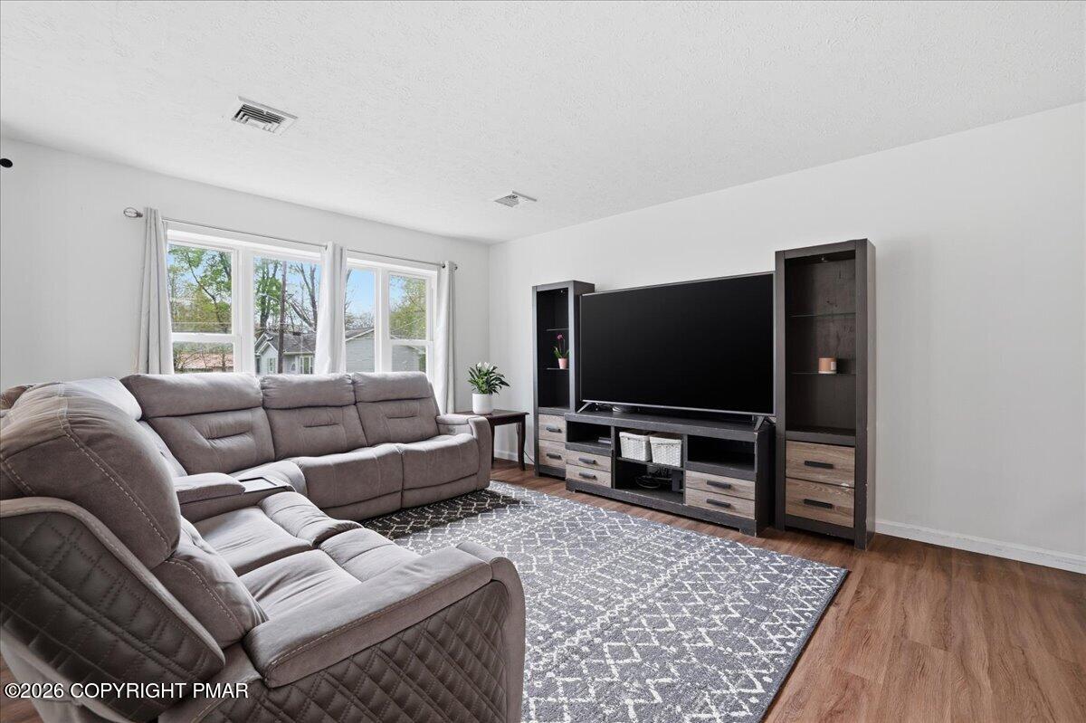 2108 Freedom Way Property Photo 8