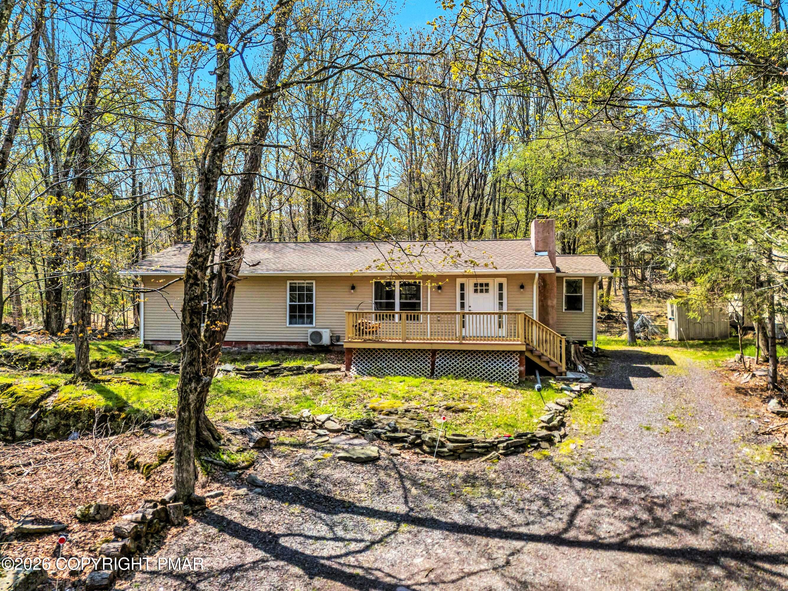 287 Lakeview Drive W Property Photo 1